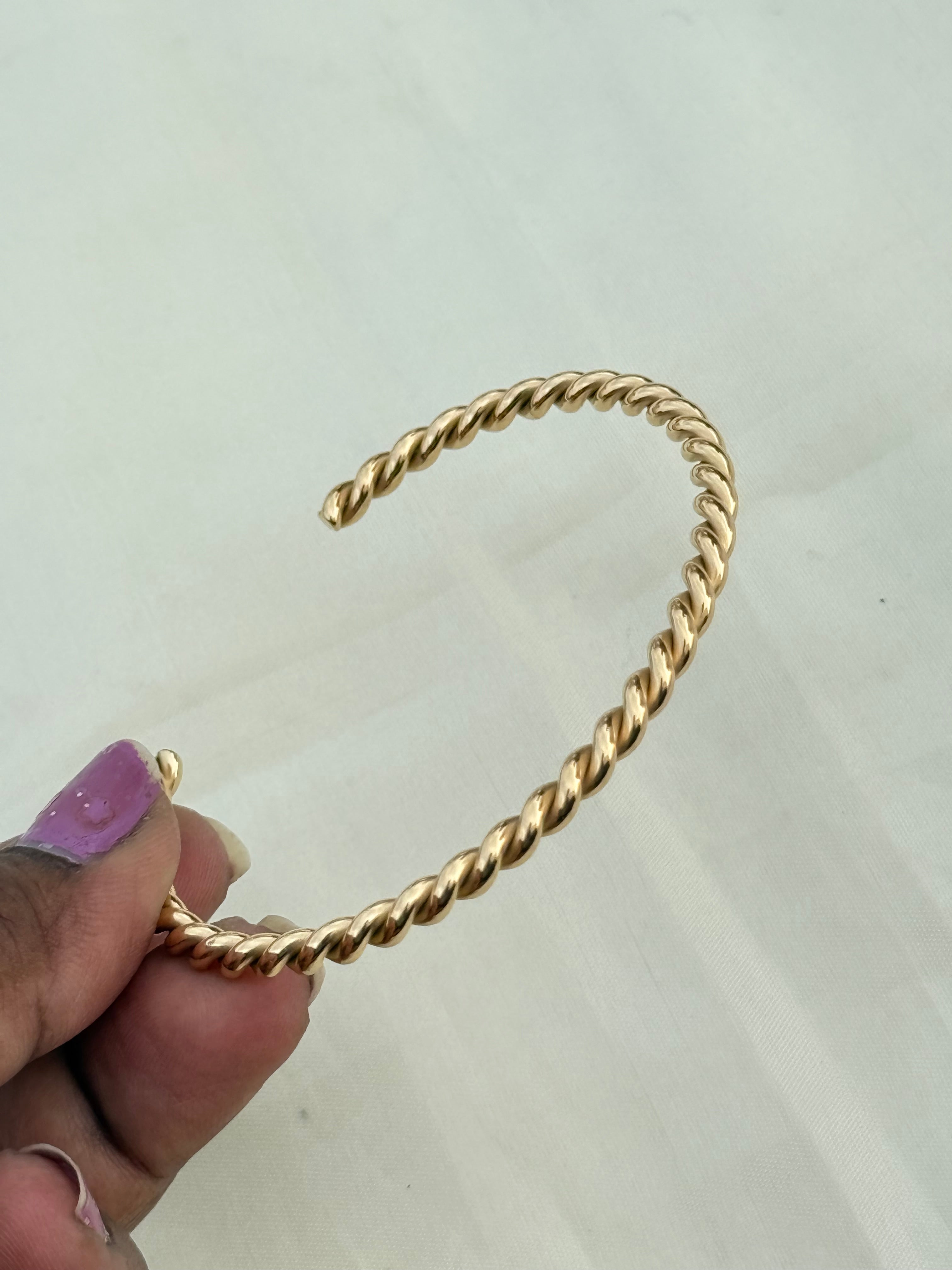 Ab015 gold spiral Anti tarnish bracelet