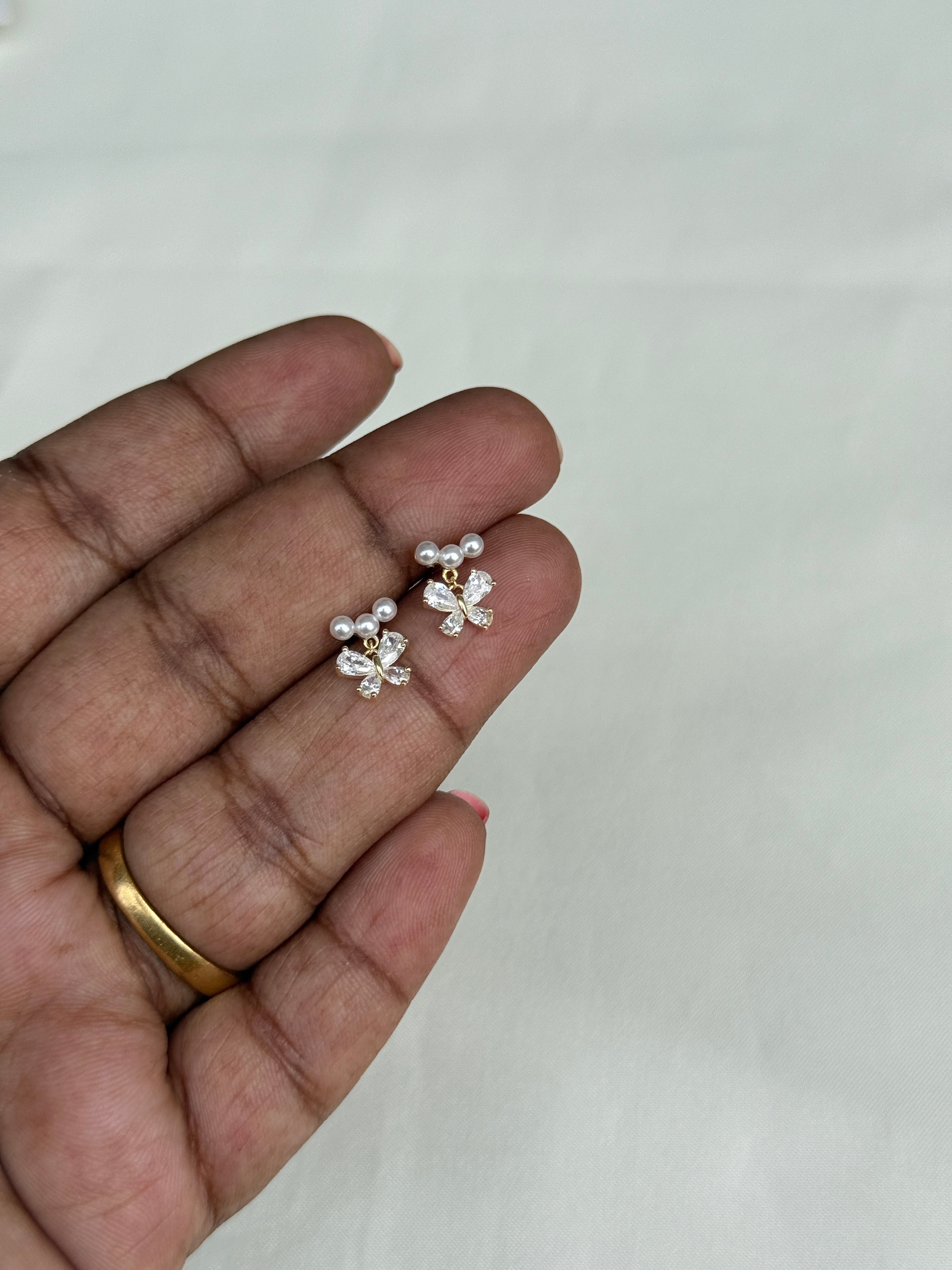 Se008 92.5 silver hallmark pearl studs