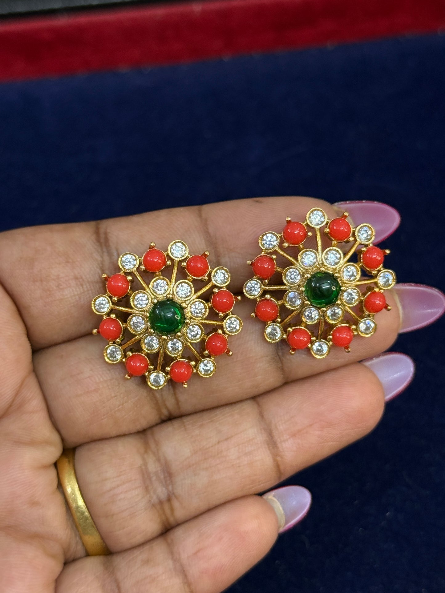 St007 corals studs