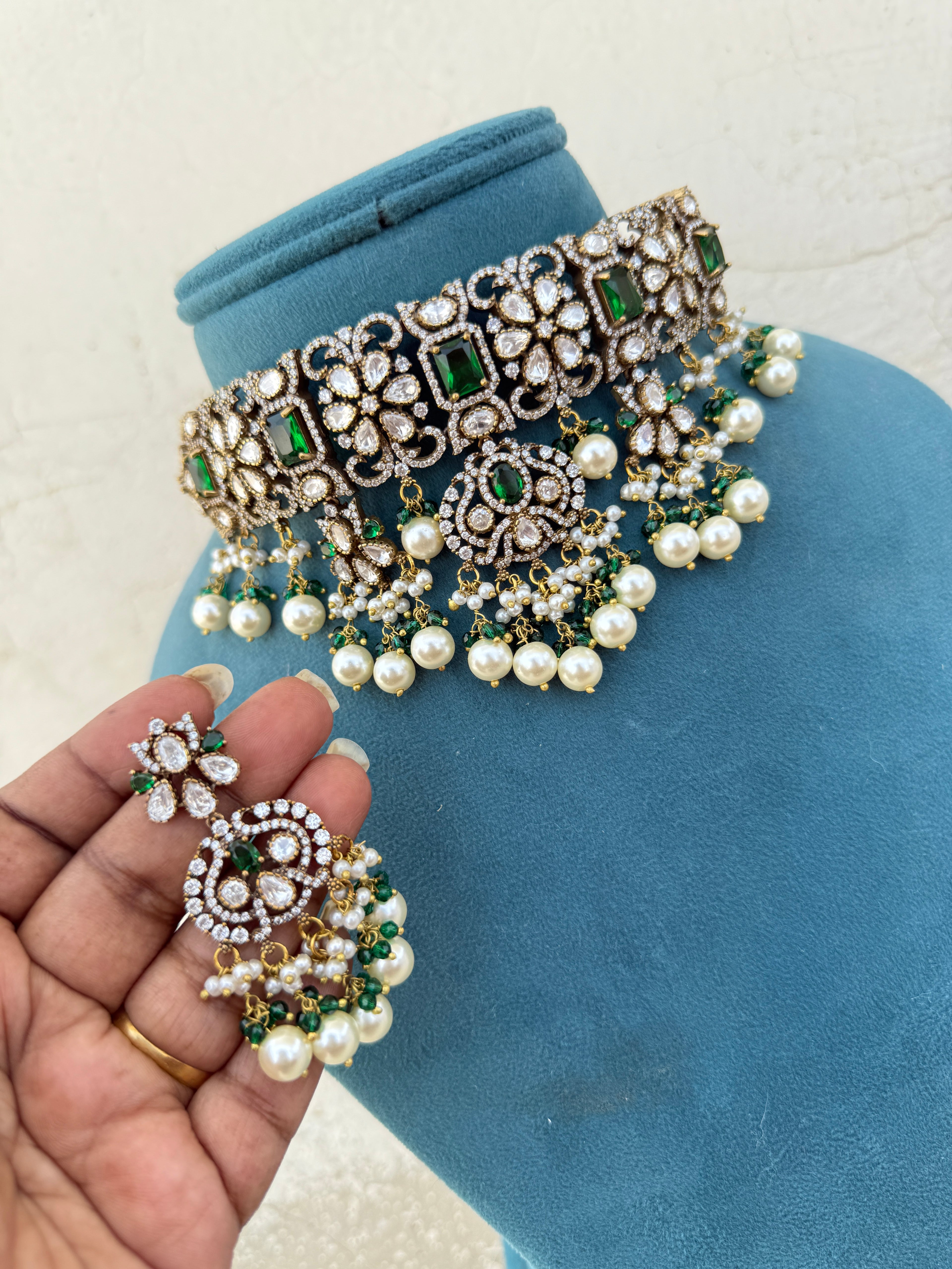 Ch011 victorian moissanite choker