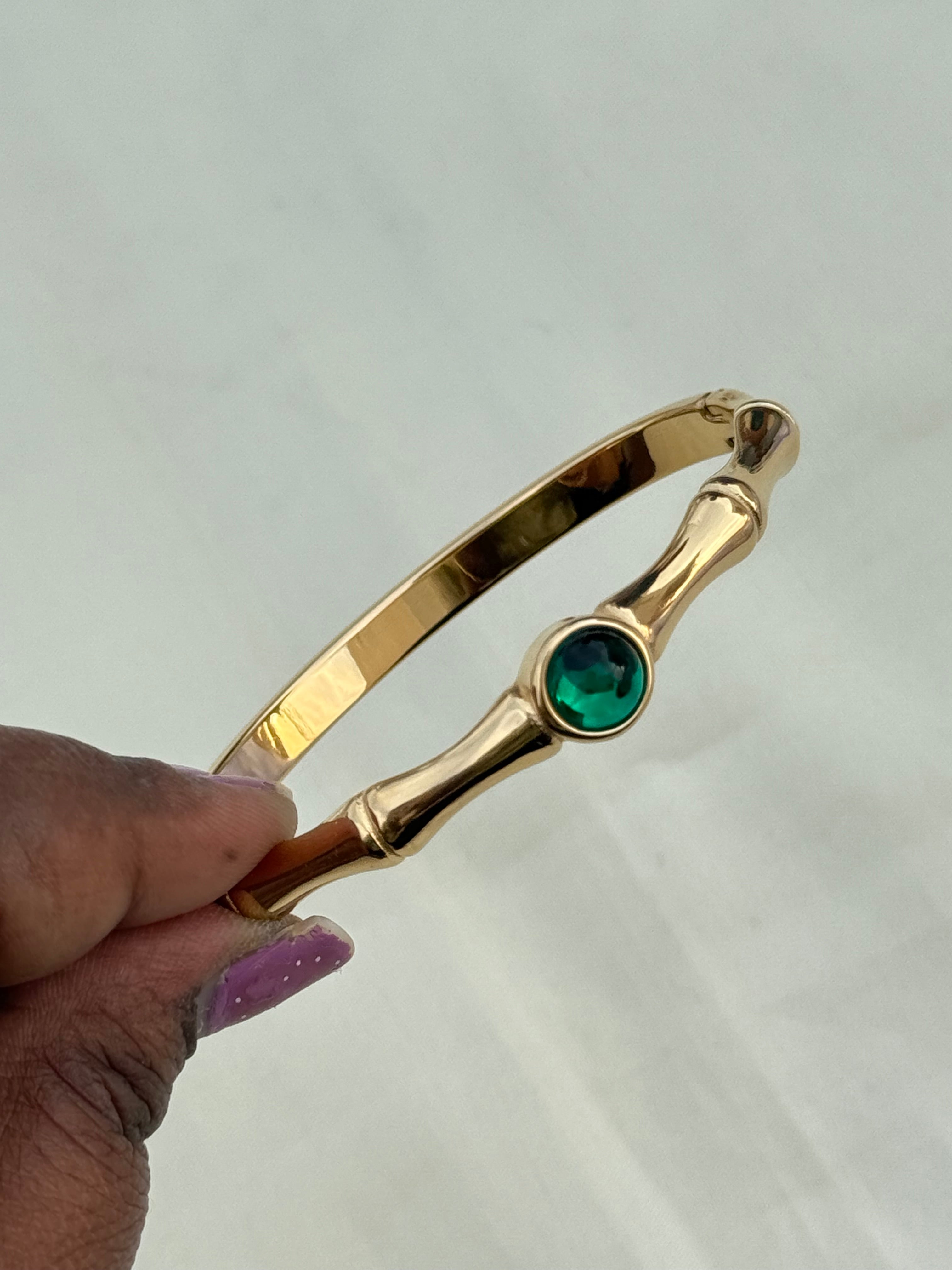 Ab012 green stone Anti tarnish bracelet