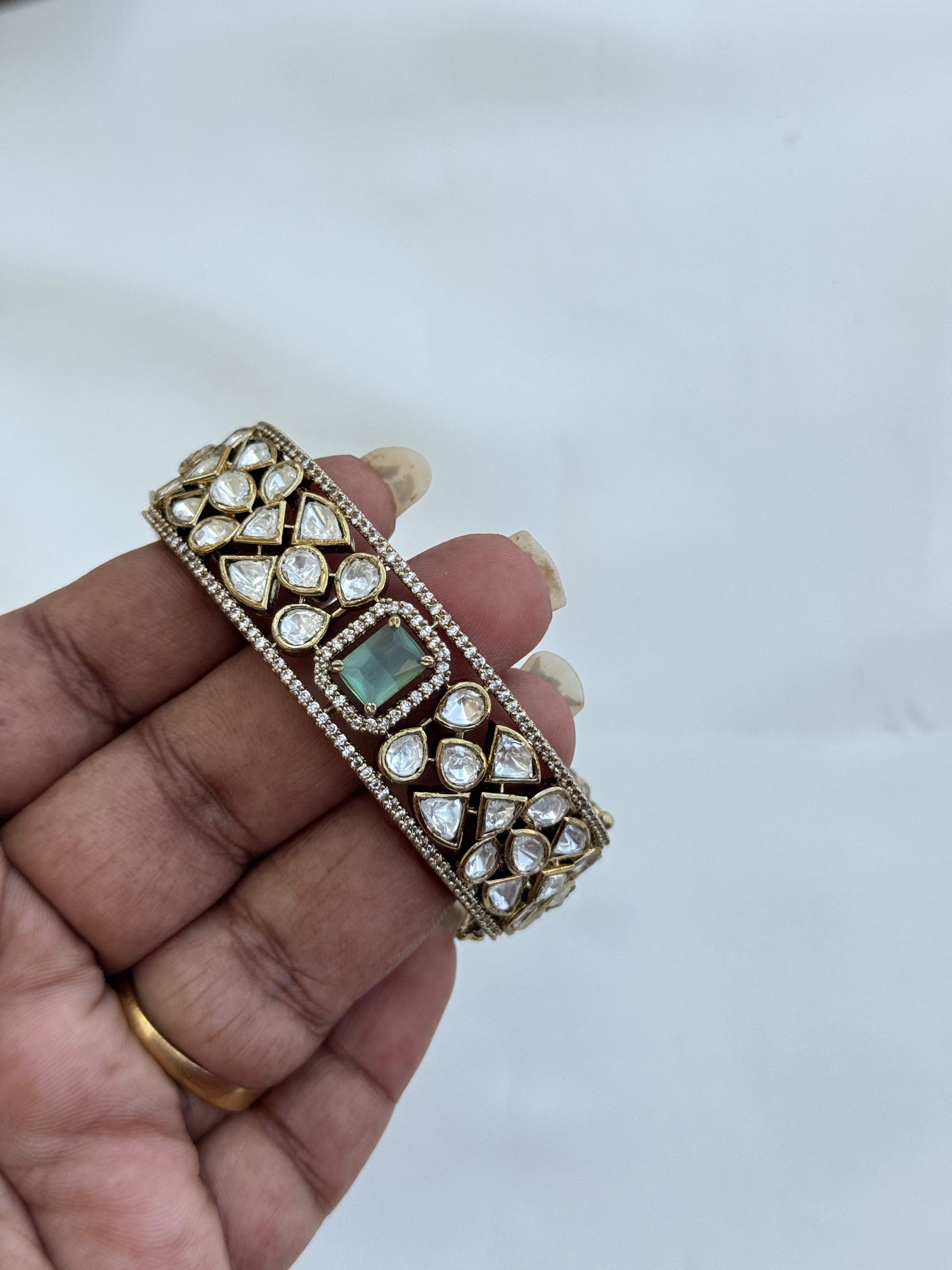 Br526 moissanite openable bracelet kada