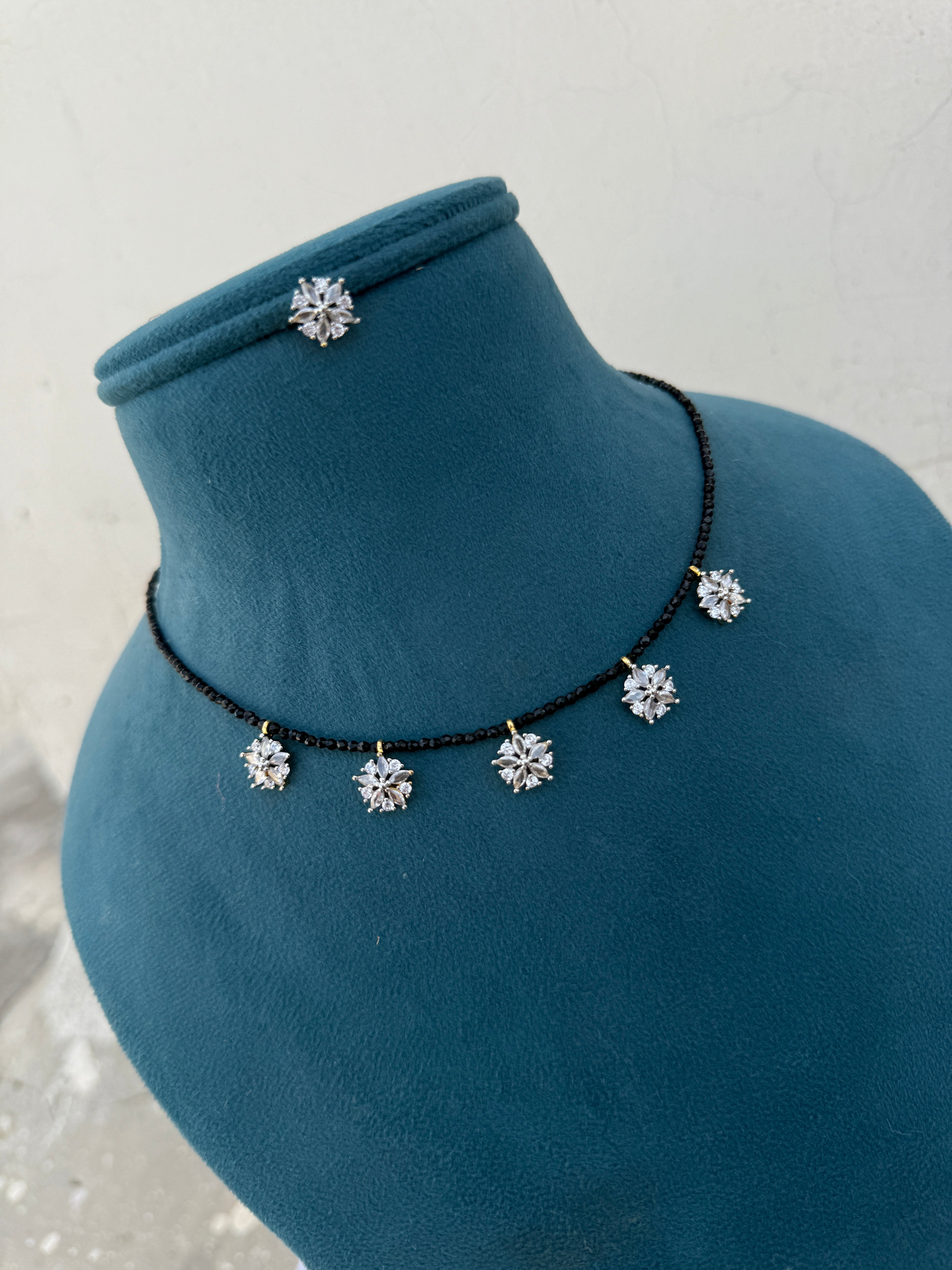 Bb043 blackbeads crystals with studs