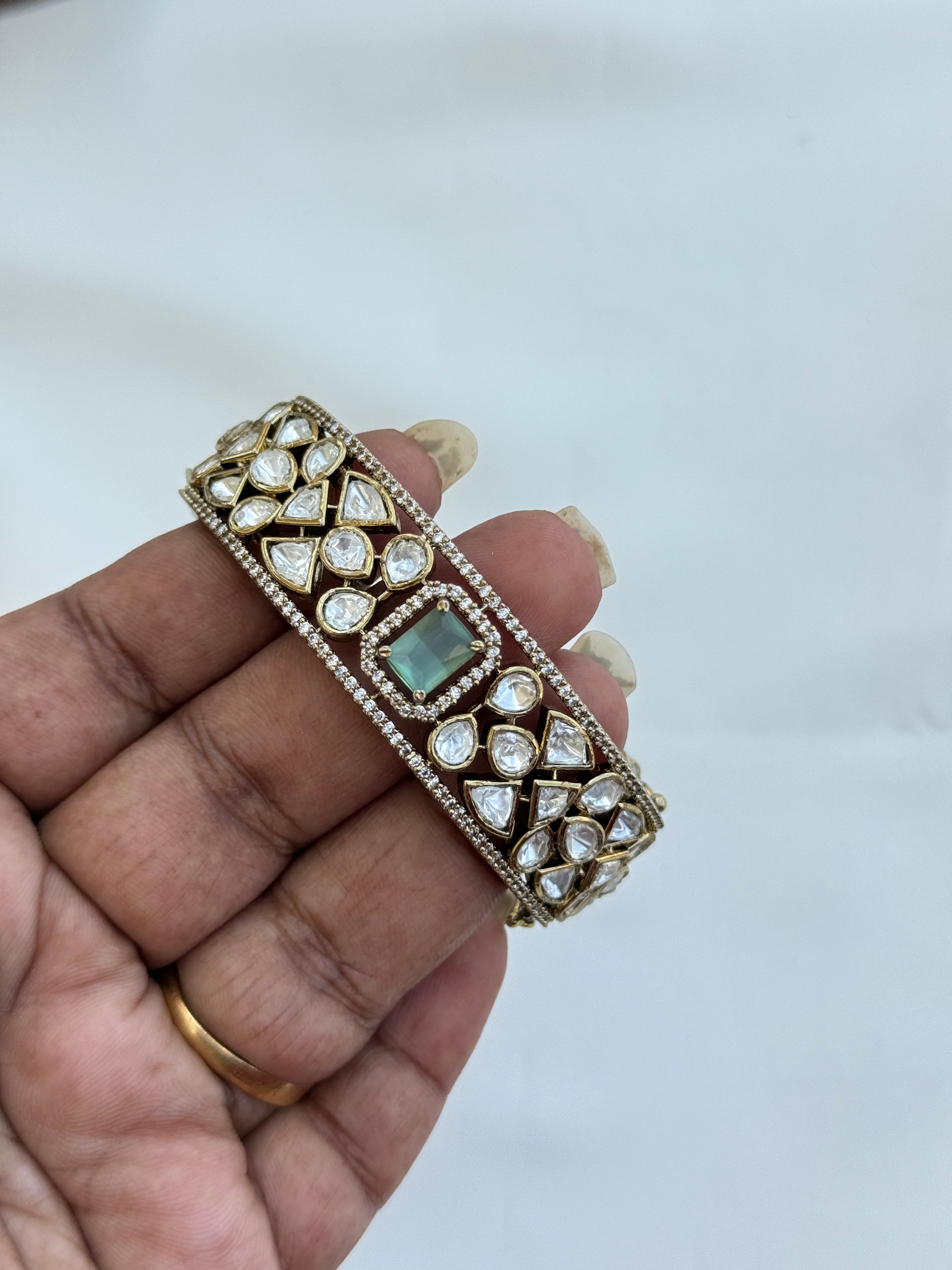 Br526 moissanite openable bracelet kada