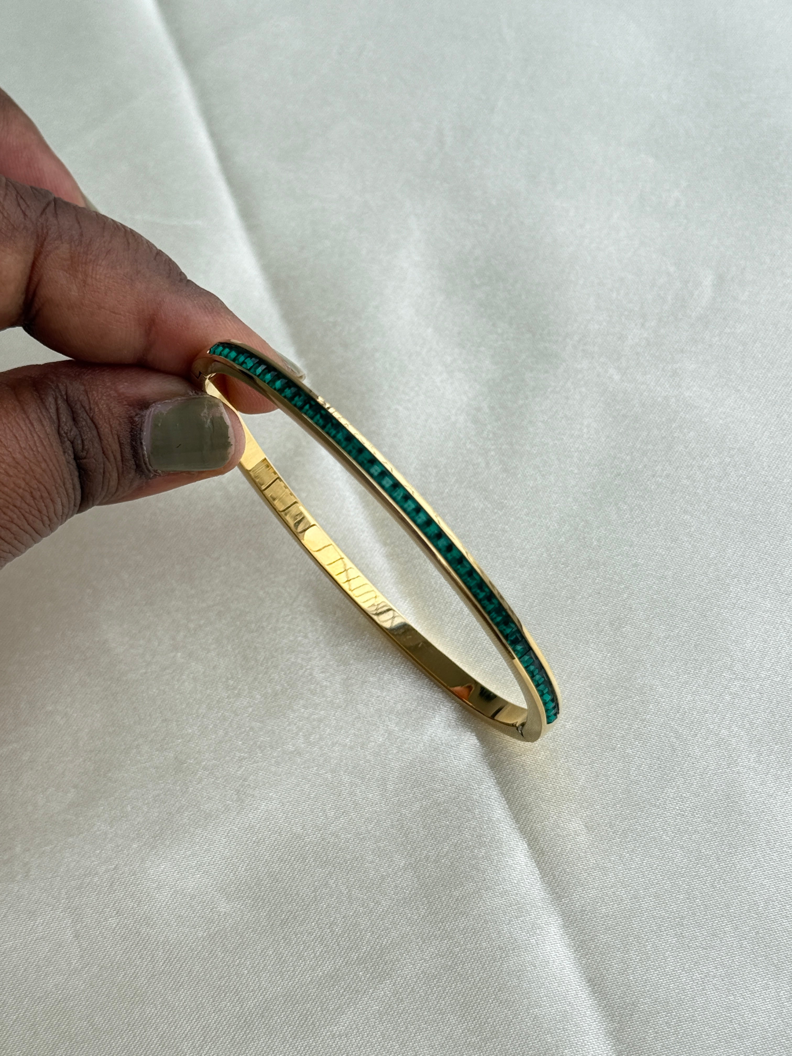 Ab033 green stone openable Anti tarnish bracelet