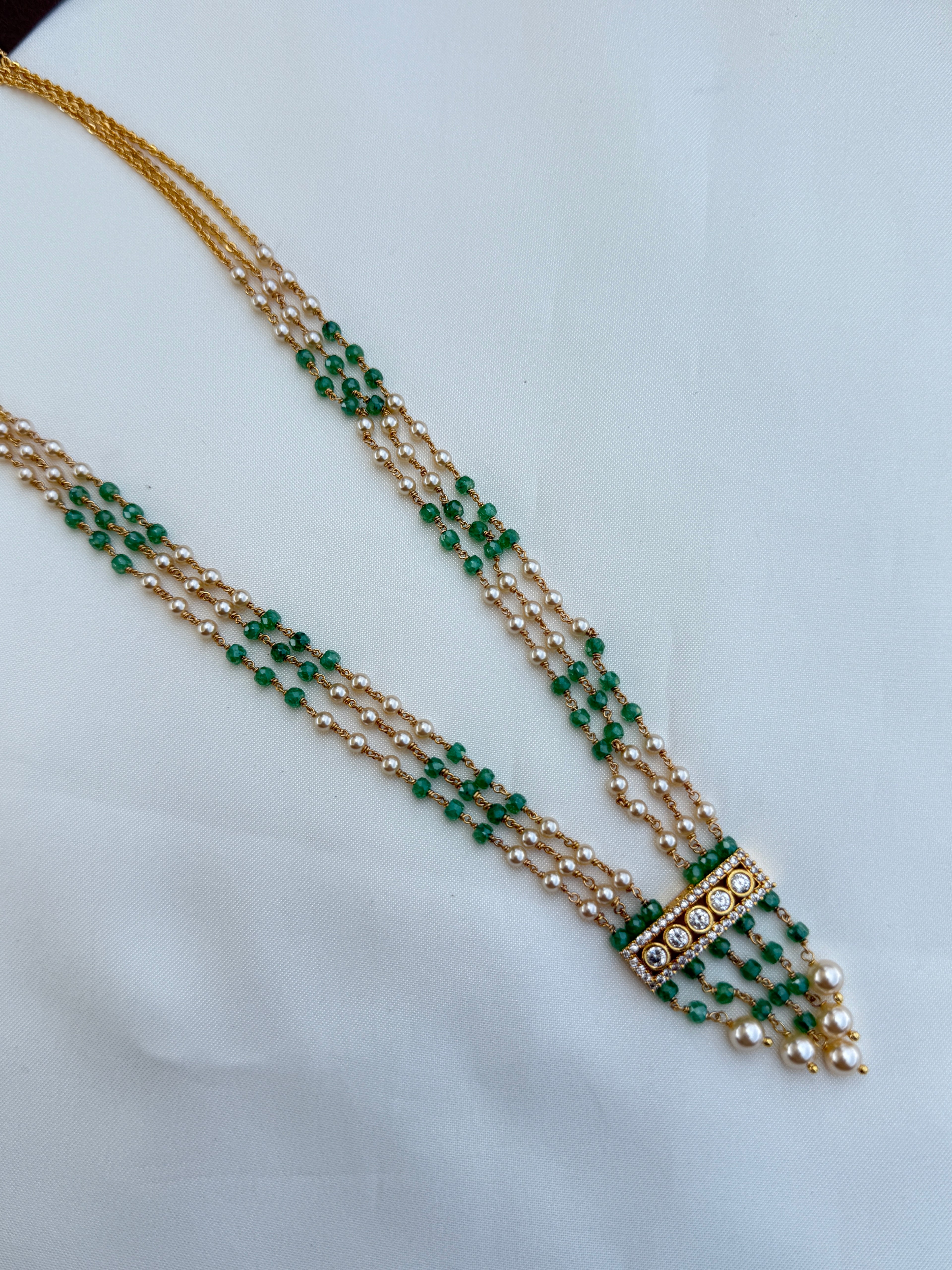 Ns555 uncuts pendant 3 lines beads chain