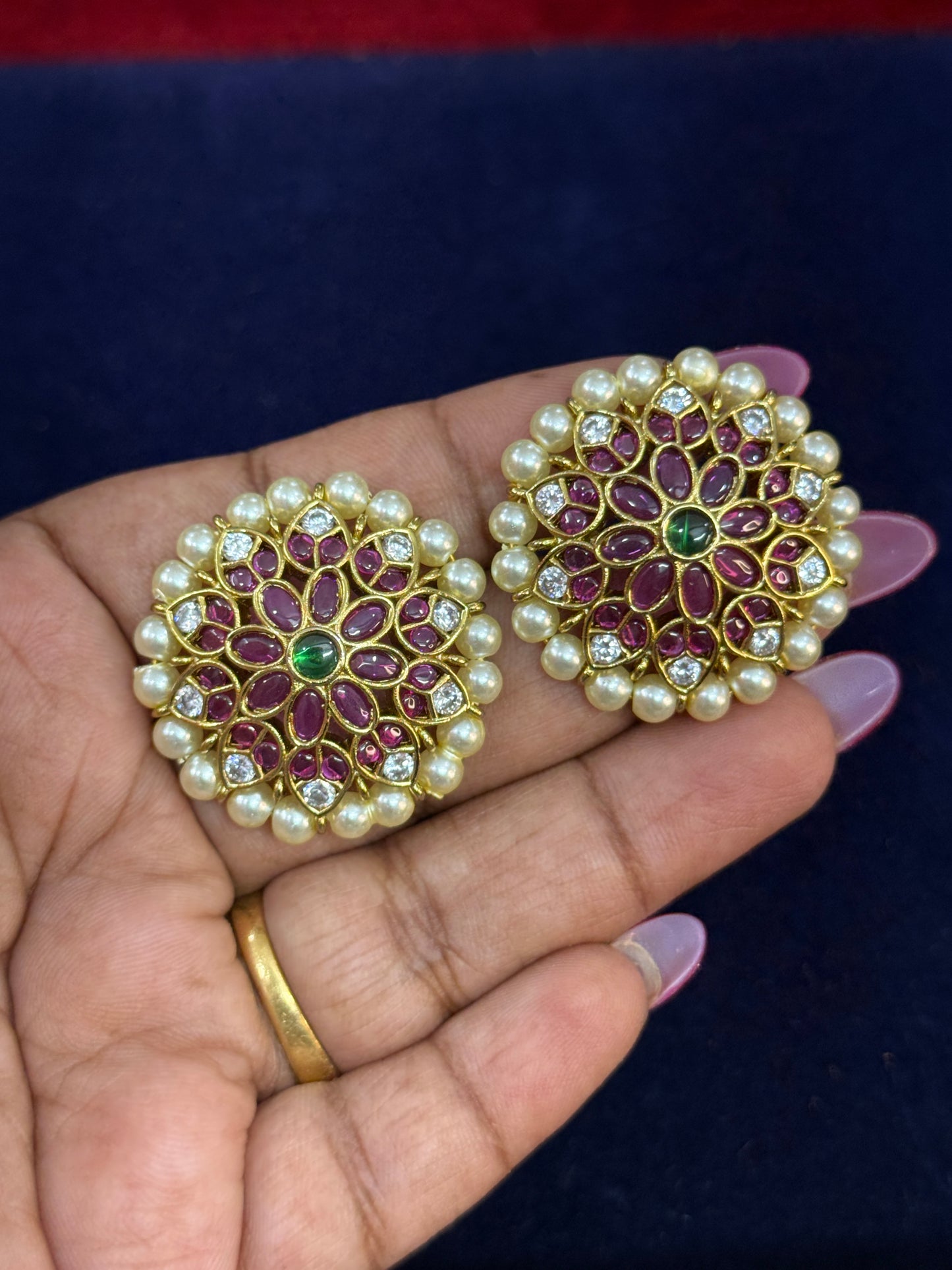 St004 kemp pearl studs