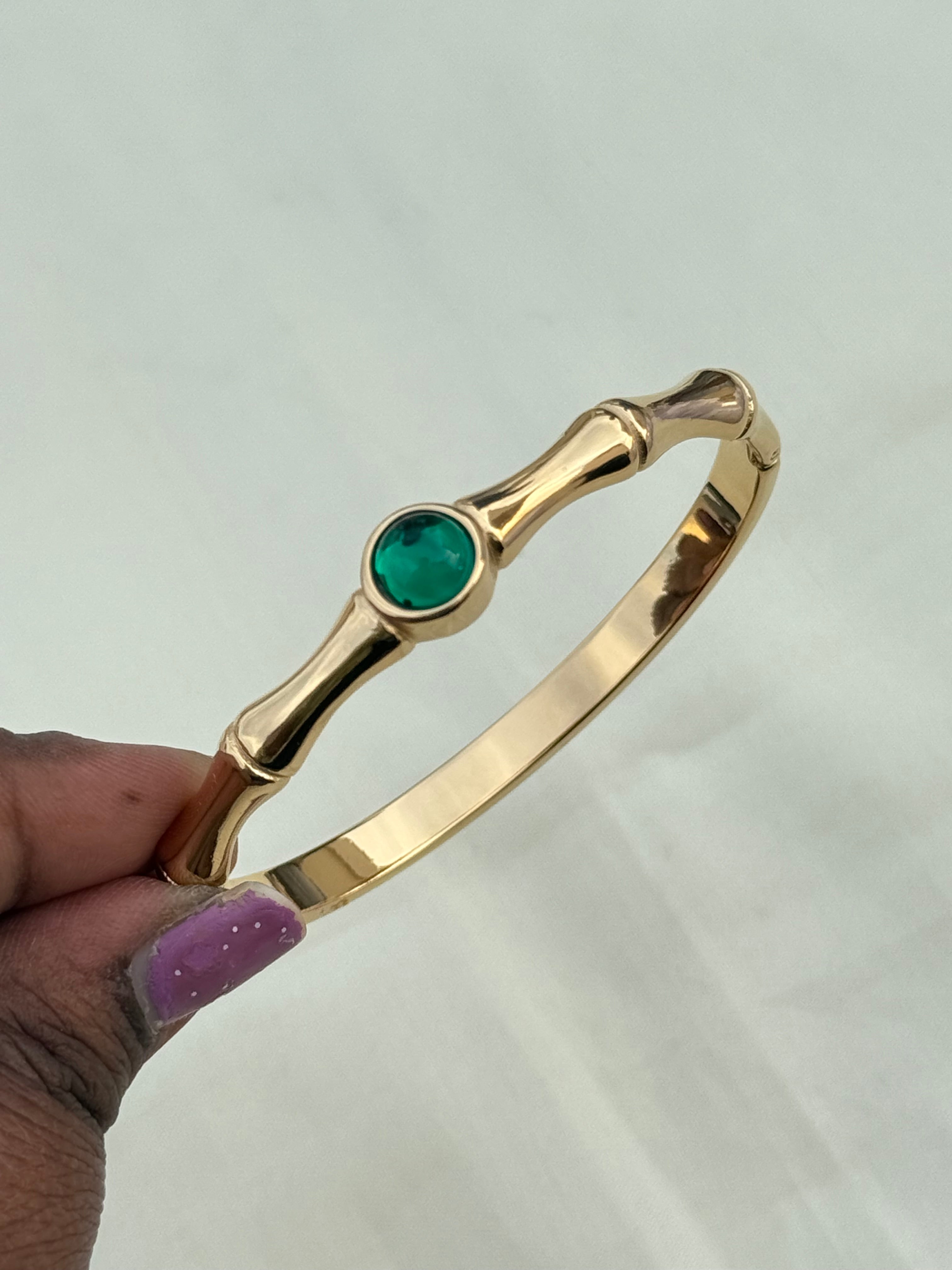 Ab012 green stone Anti tarnish bracelet