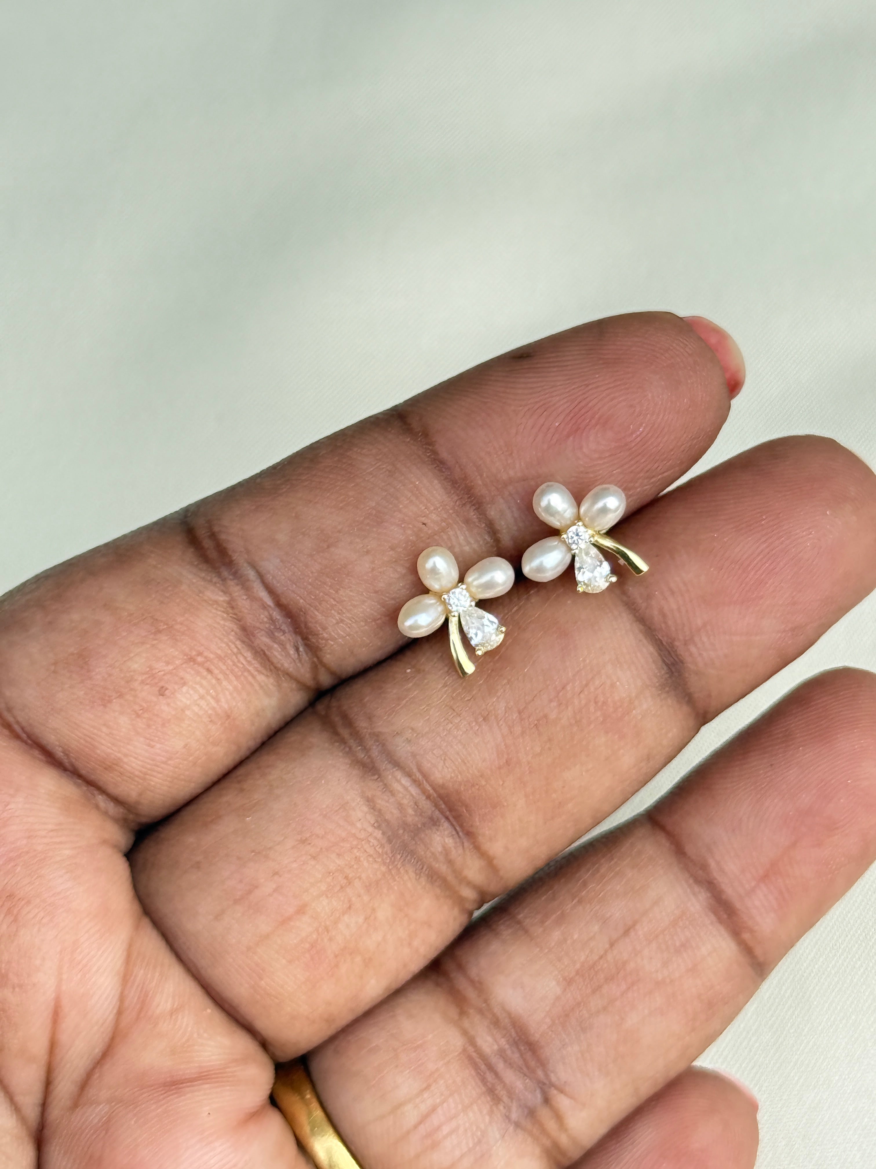 Se001 92.5 silver hallmark pearl studs