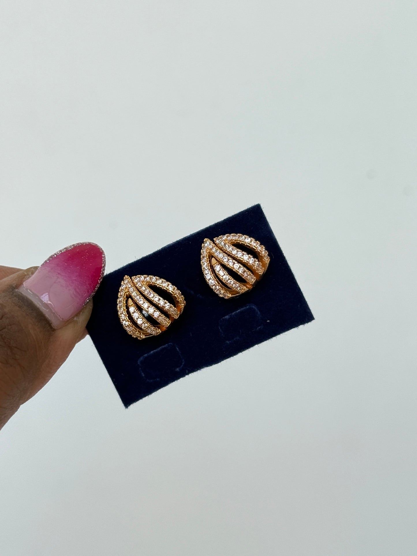 St001 5lines daily wear studs