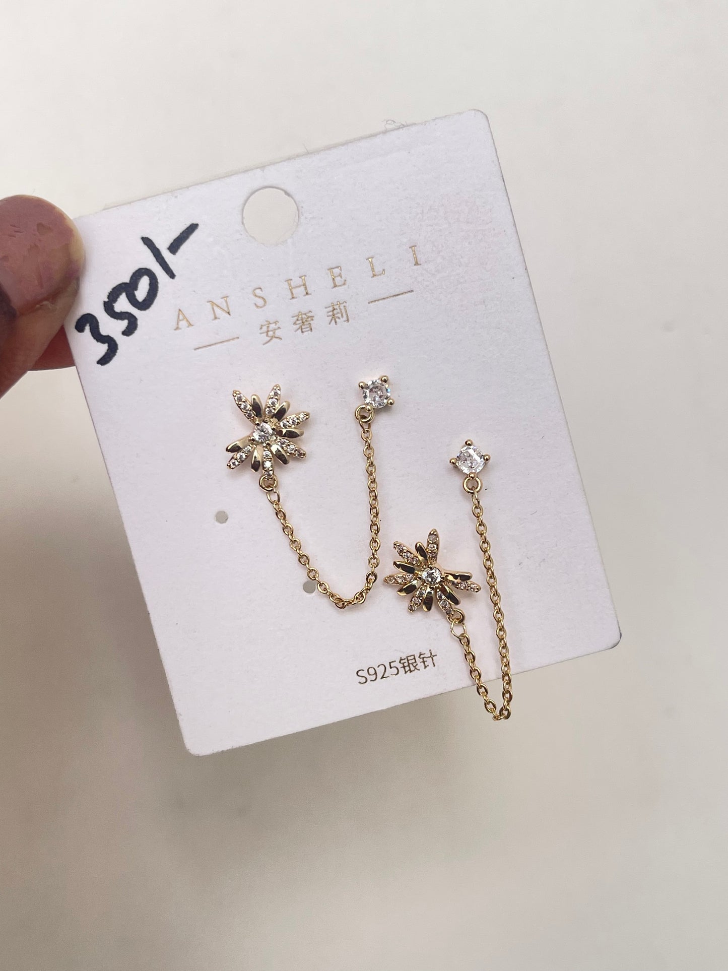 Stud with 2nd top and chain