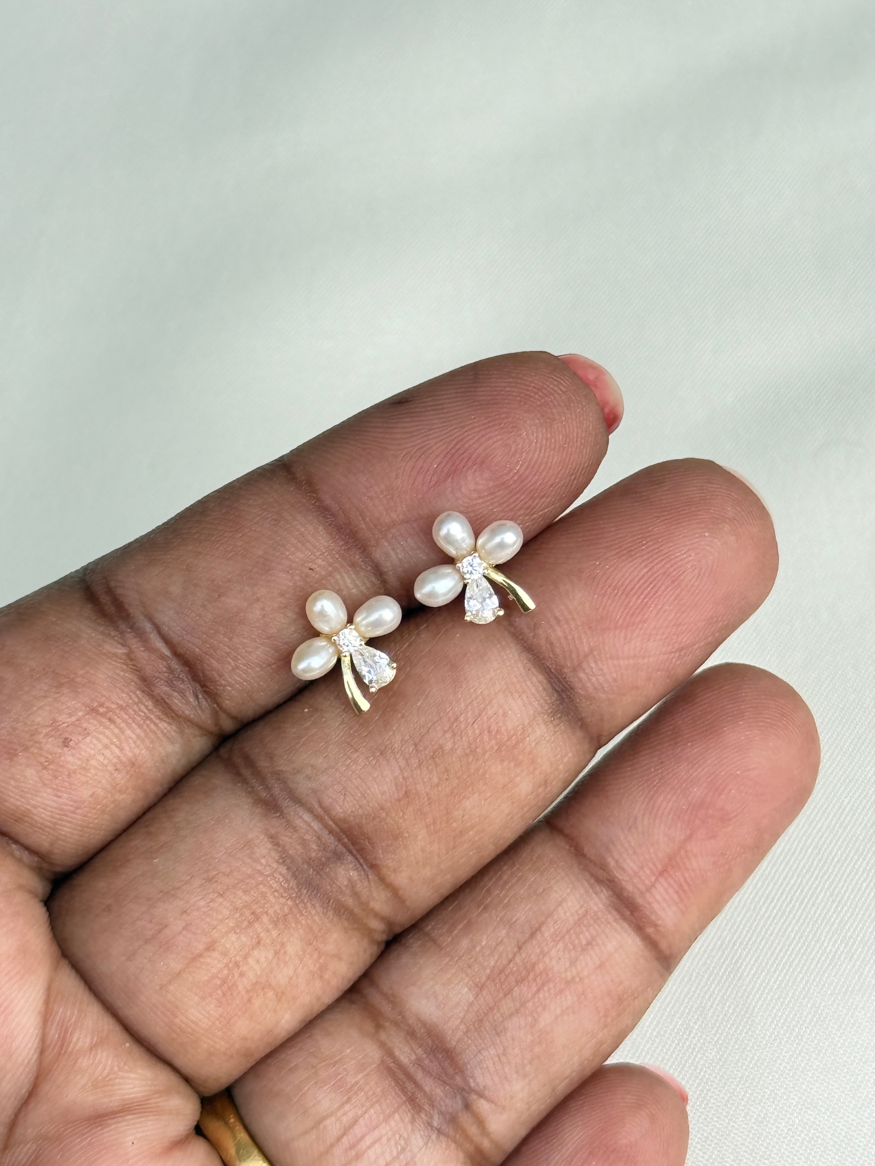 Se001 92.5 silver hallmark pearl studs