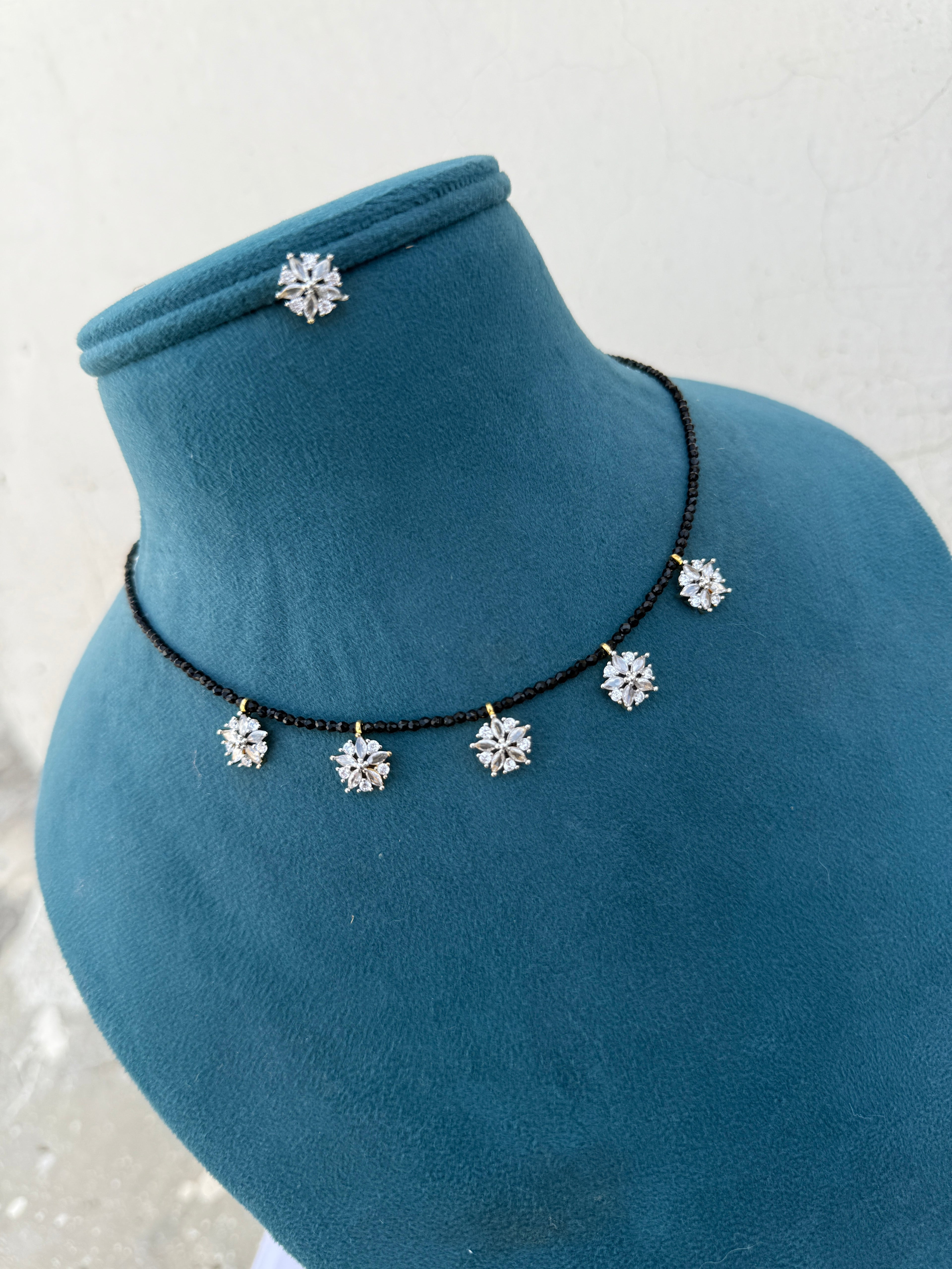 Bb043 blackbeads crystals with studs