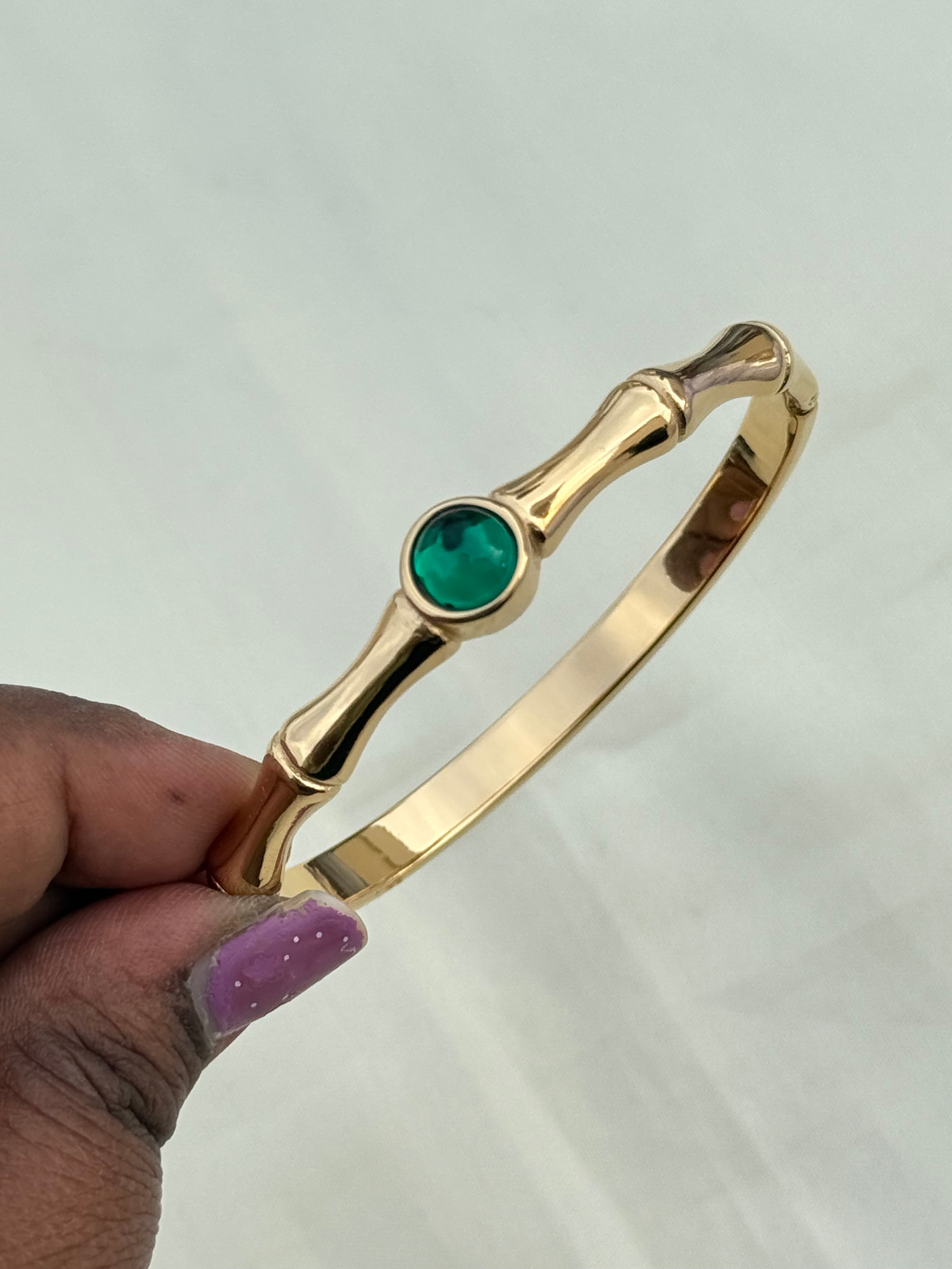 Ab012 green stone Anti tarnish bracelet