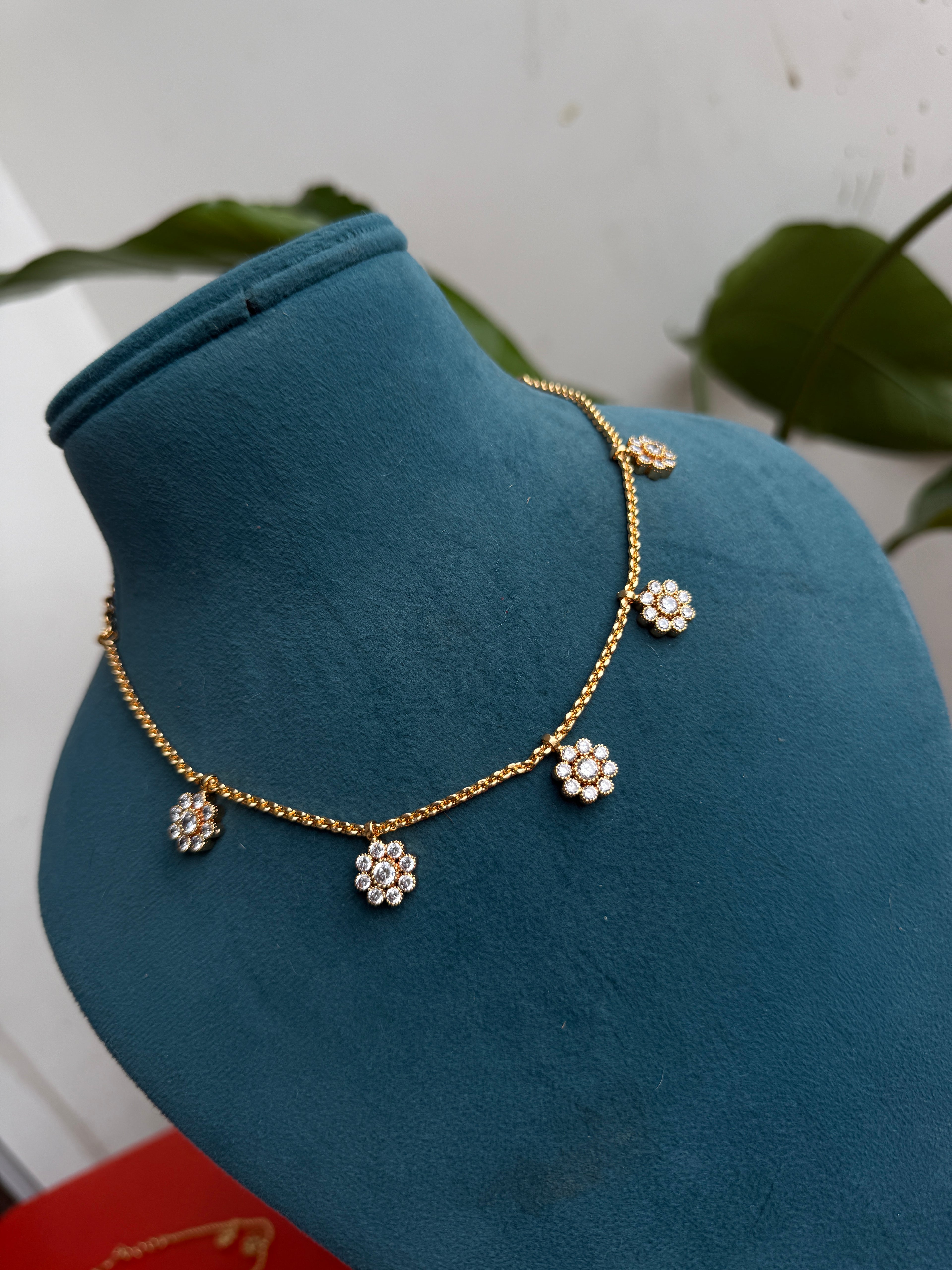 Ph066 Panchaloham flower necksets