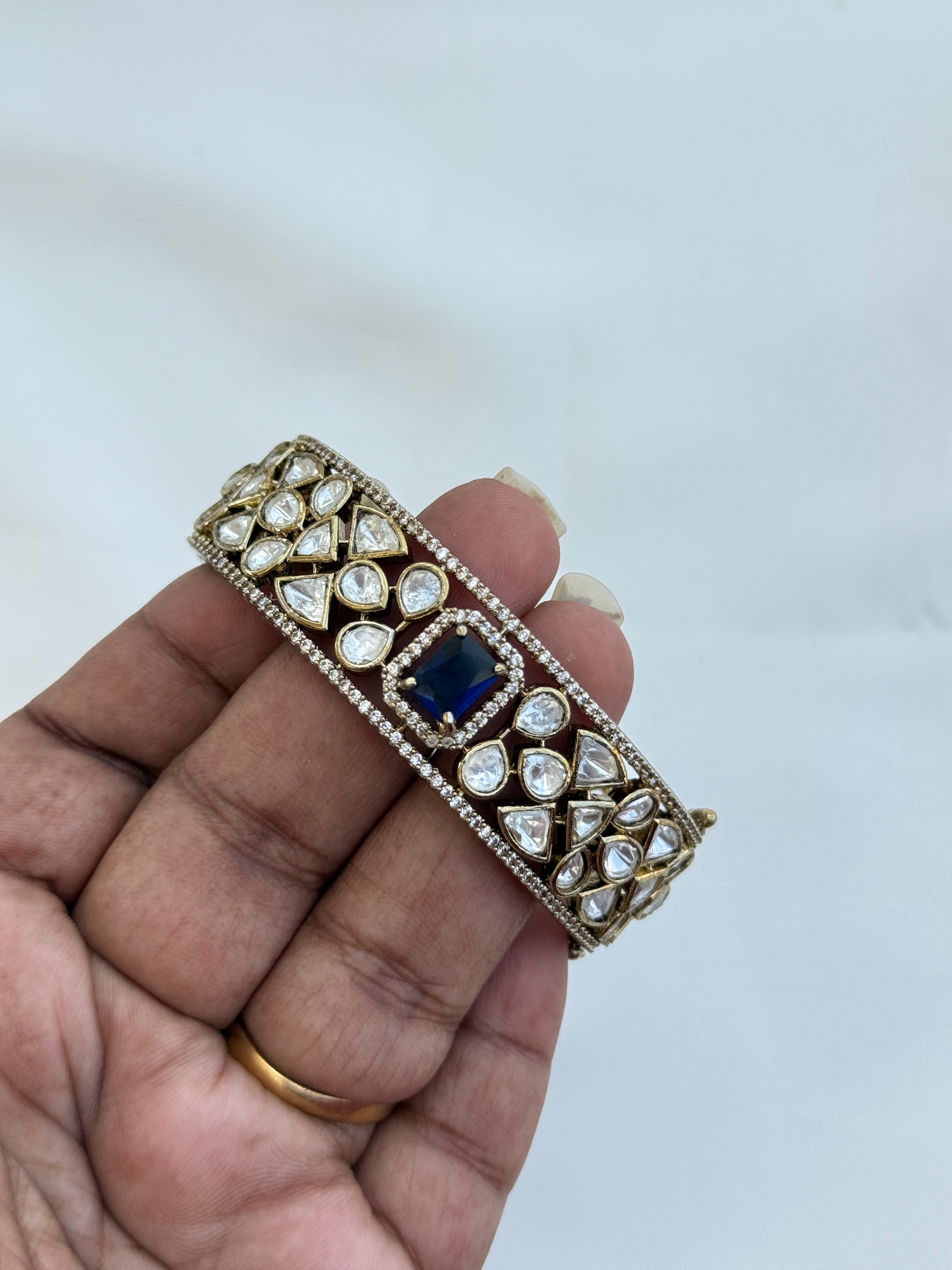 Br526 moissanite openable bracelet kada