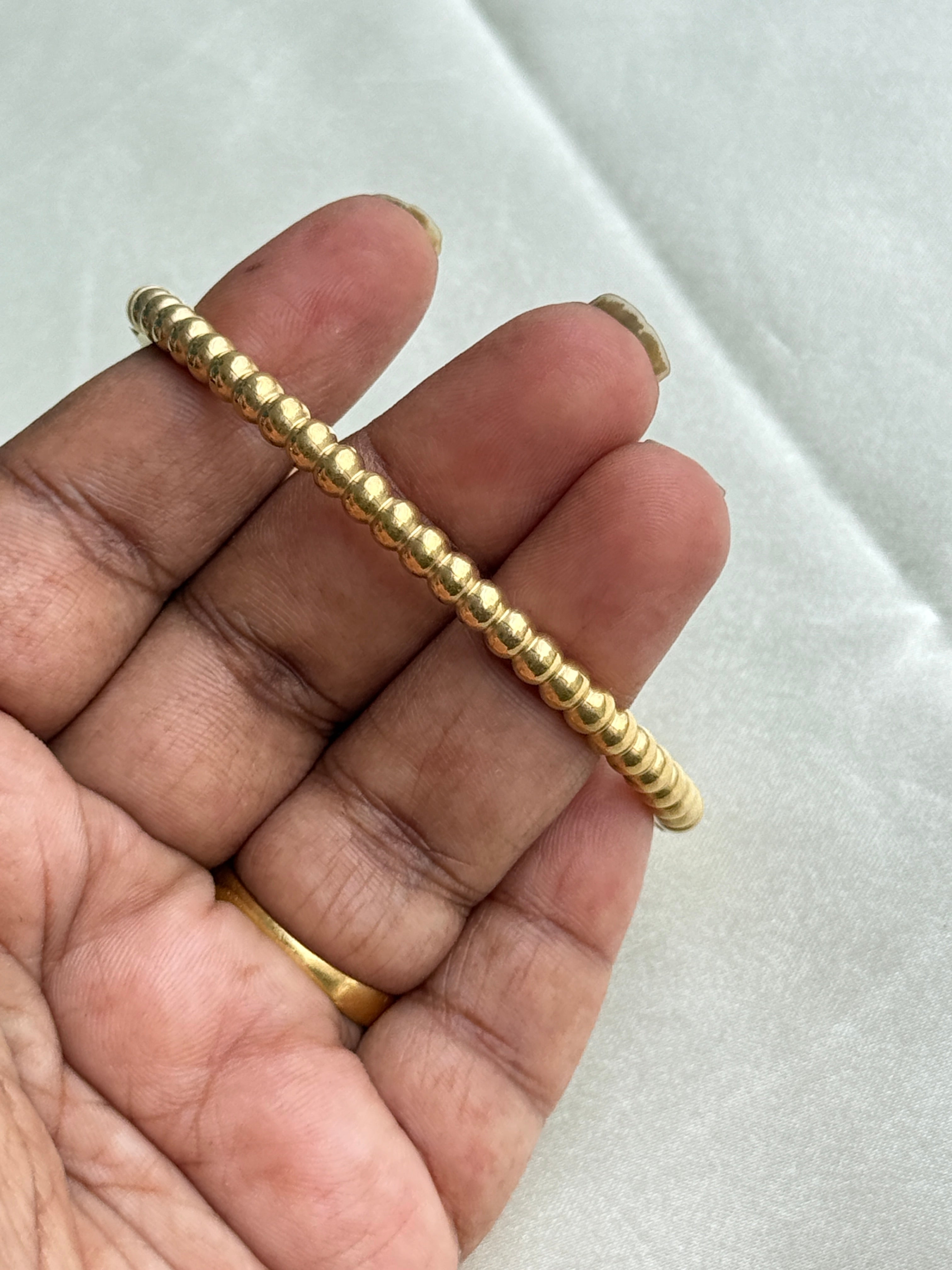 Ab023 dot style Anti tarnish bracelet