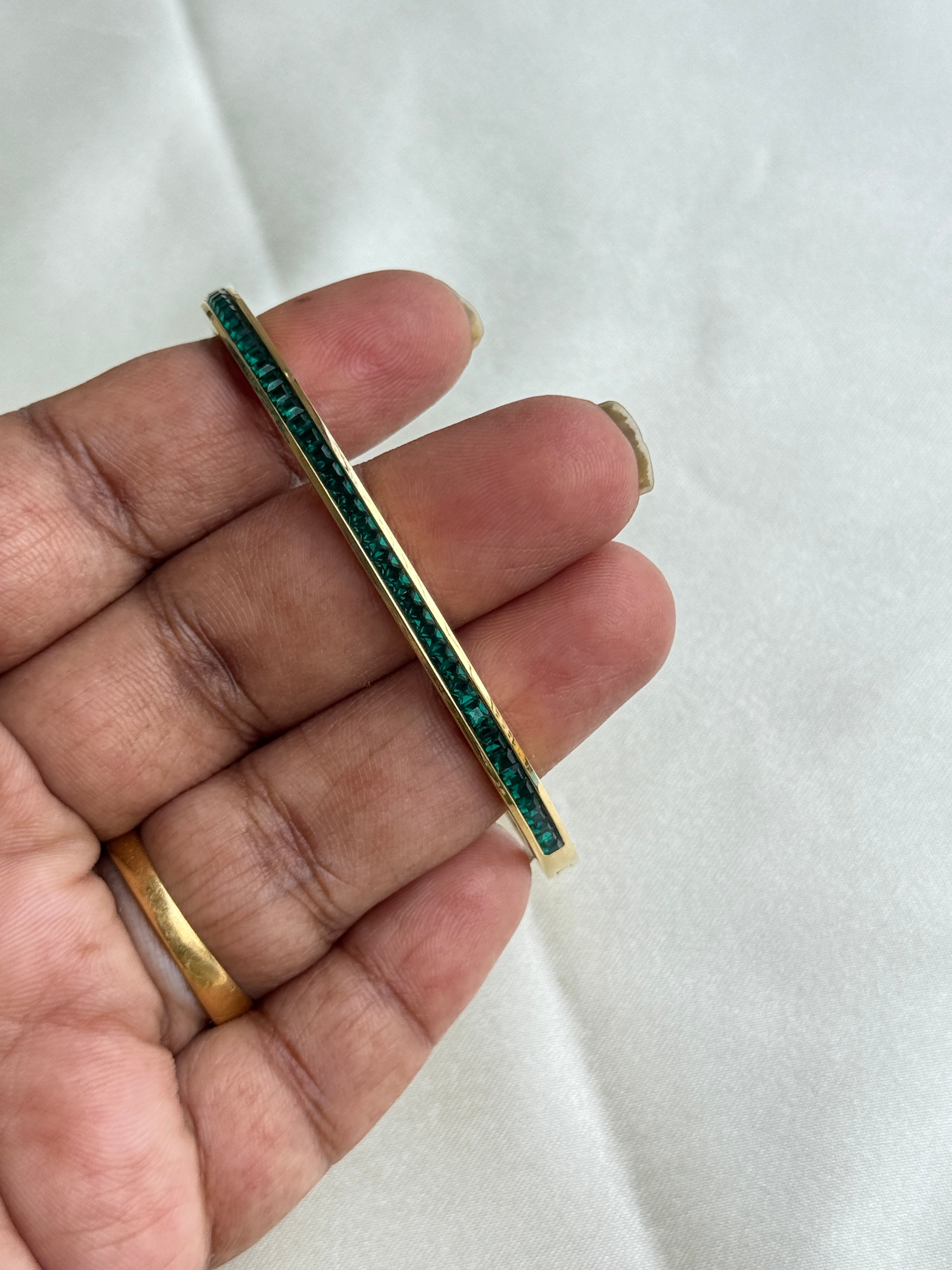 Ab033 green stone openable Anti tarnish bracelet