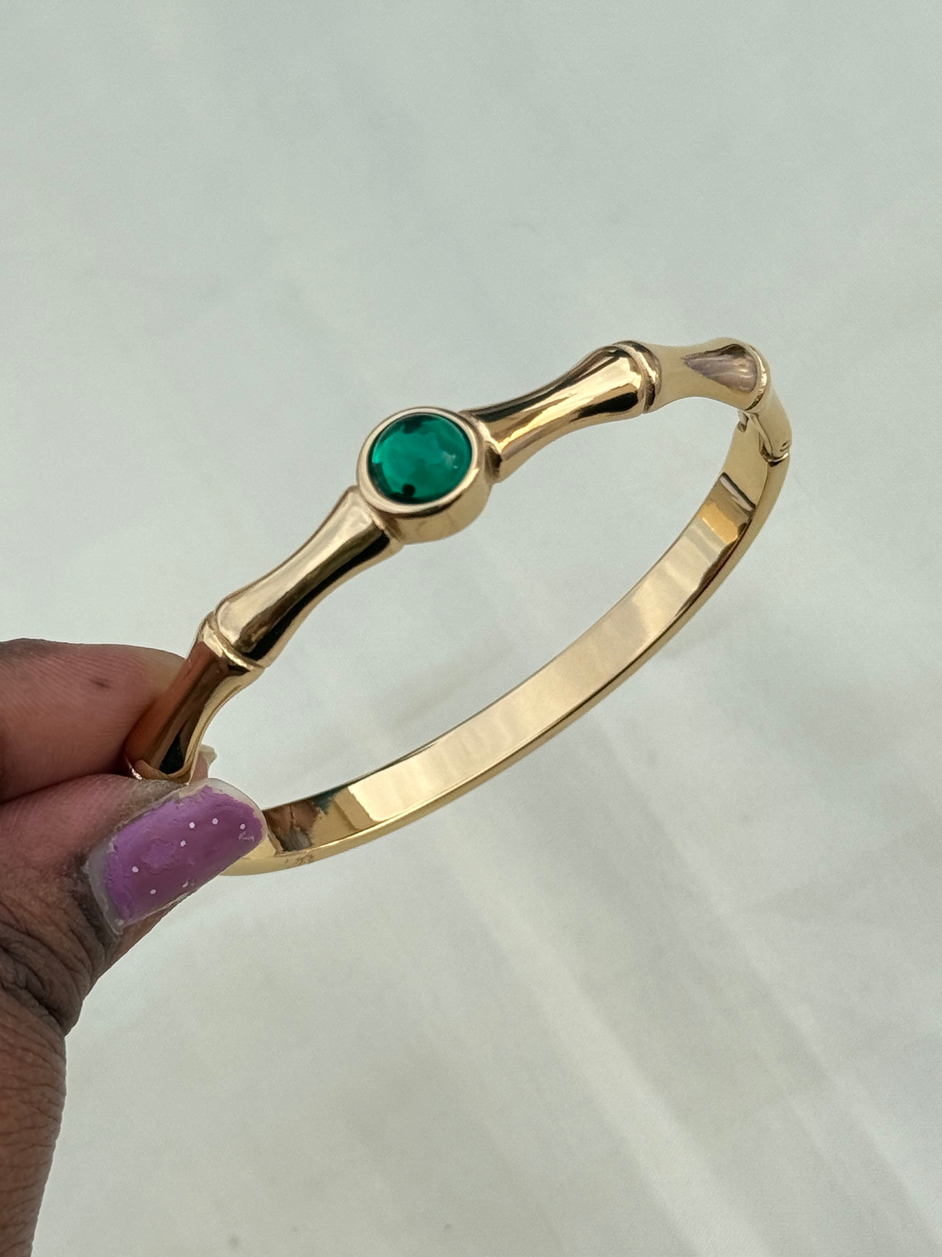 Ab012 green stone Anti tarnish bracelet