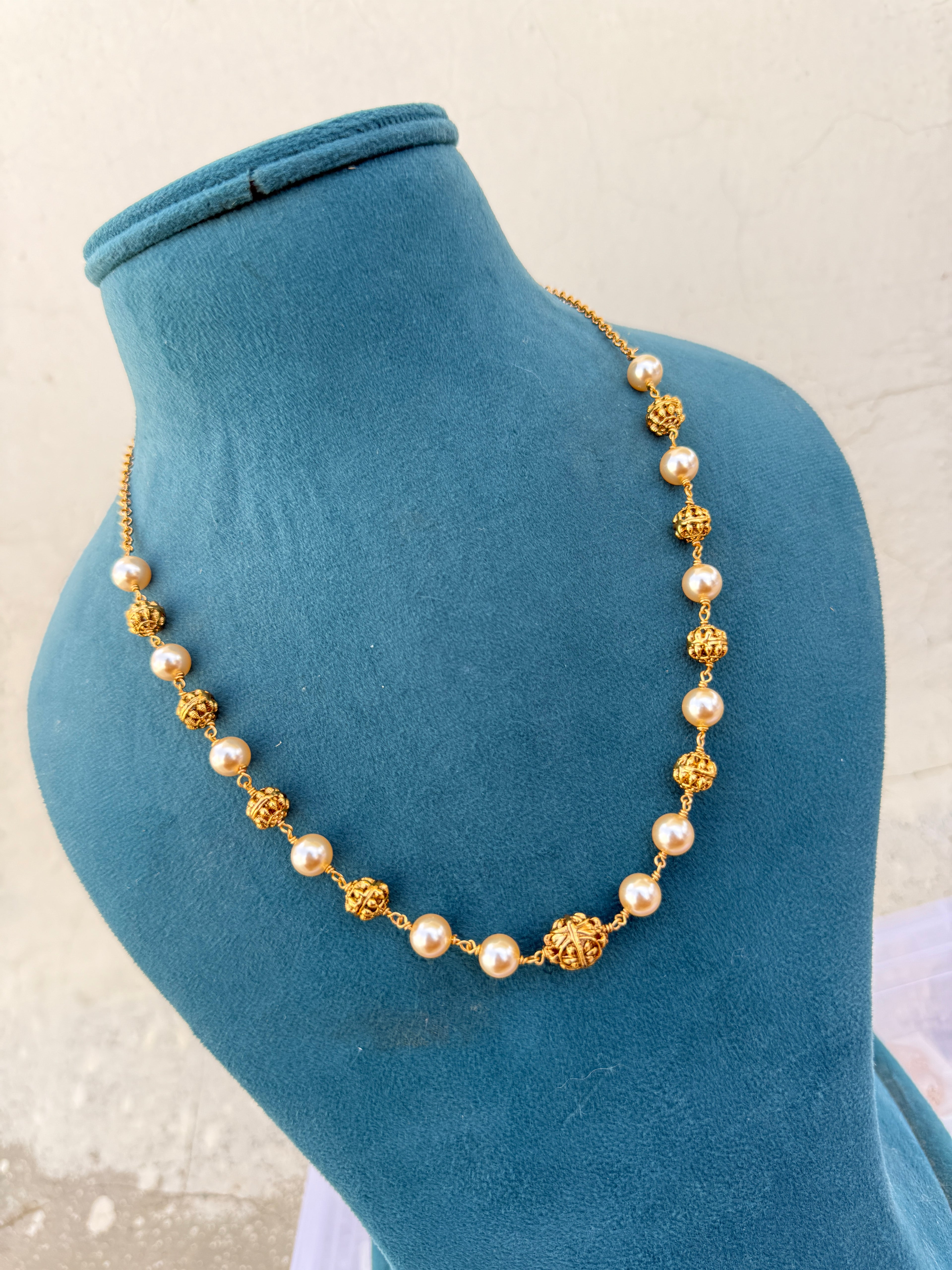 Bb033 nakshi gold ball pearl chain