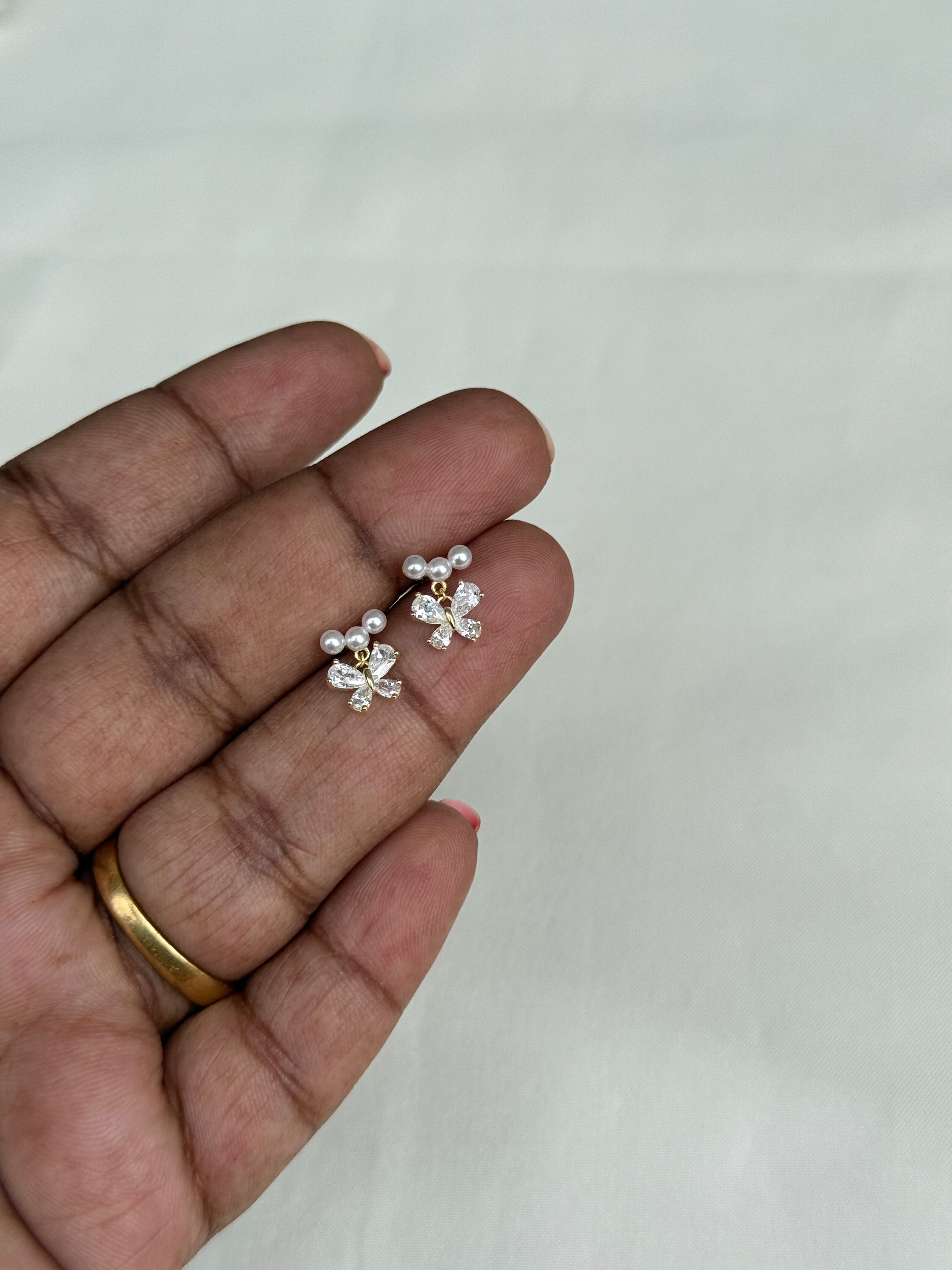 Se008 92.5 silver hallmark pearl studs