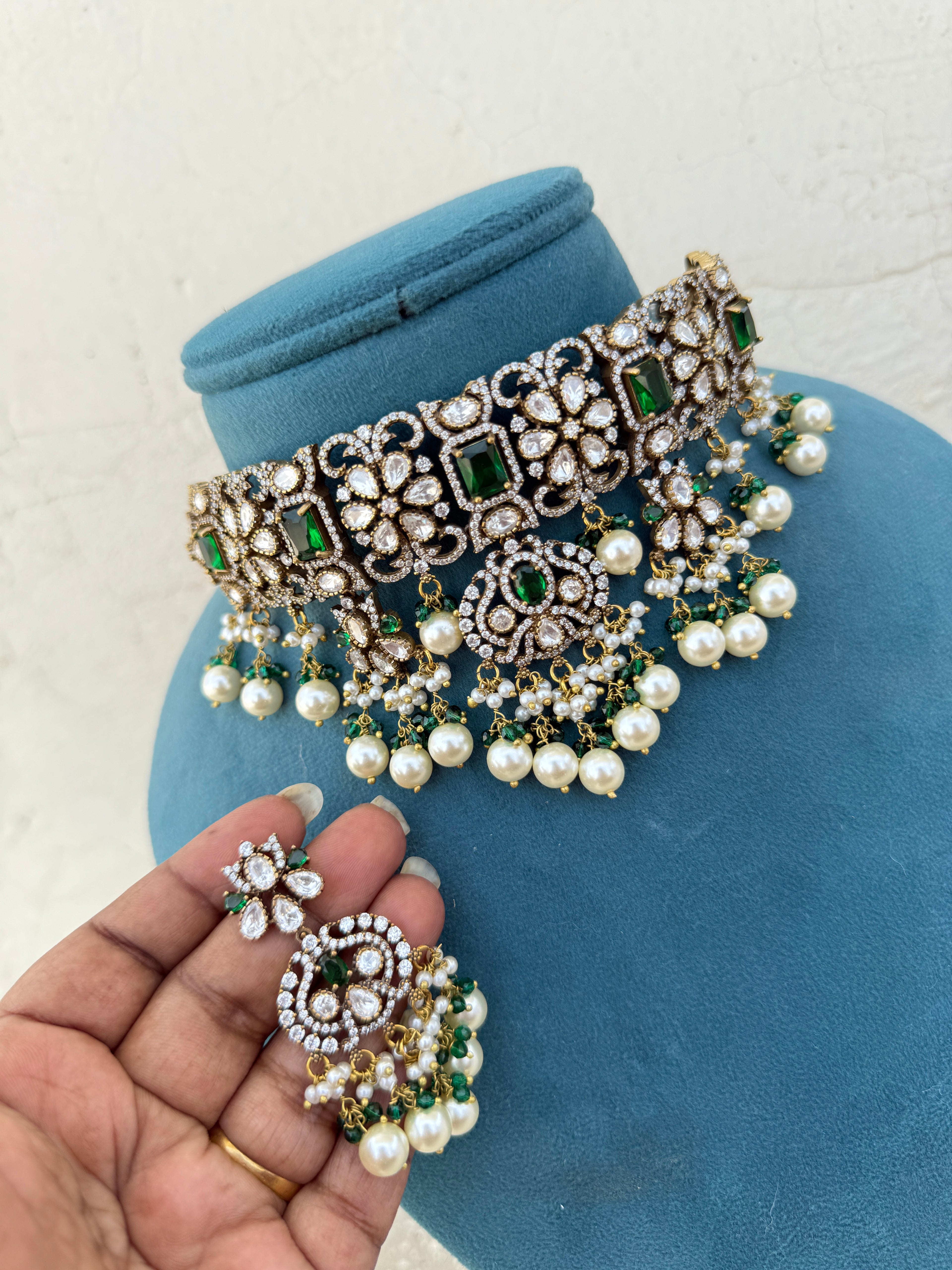 Ch011 victorian moissanite choker