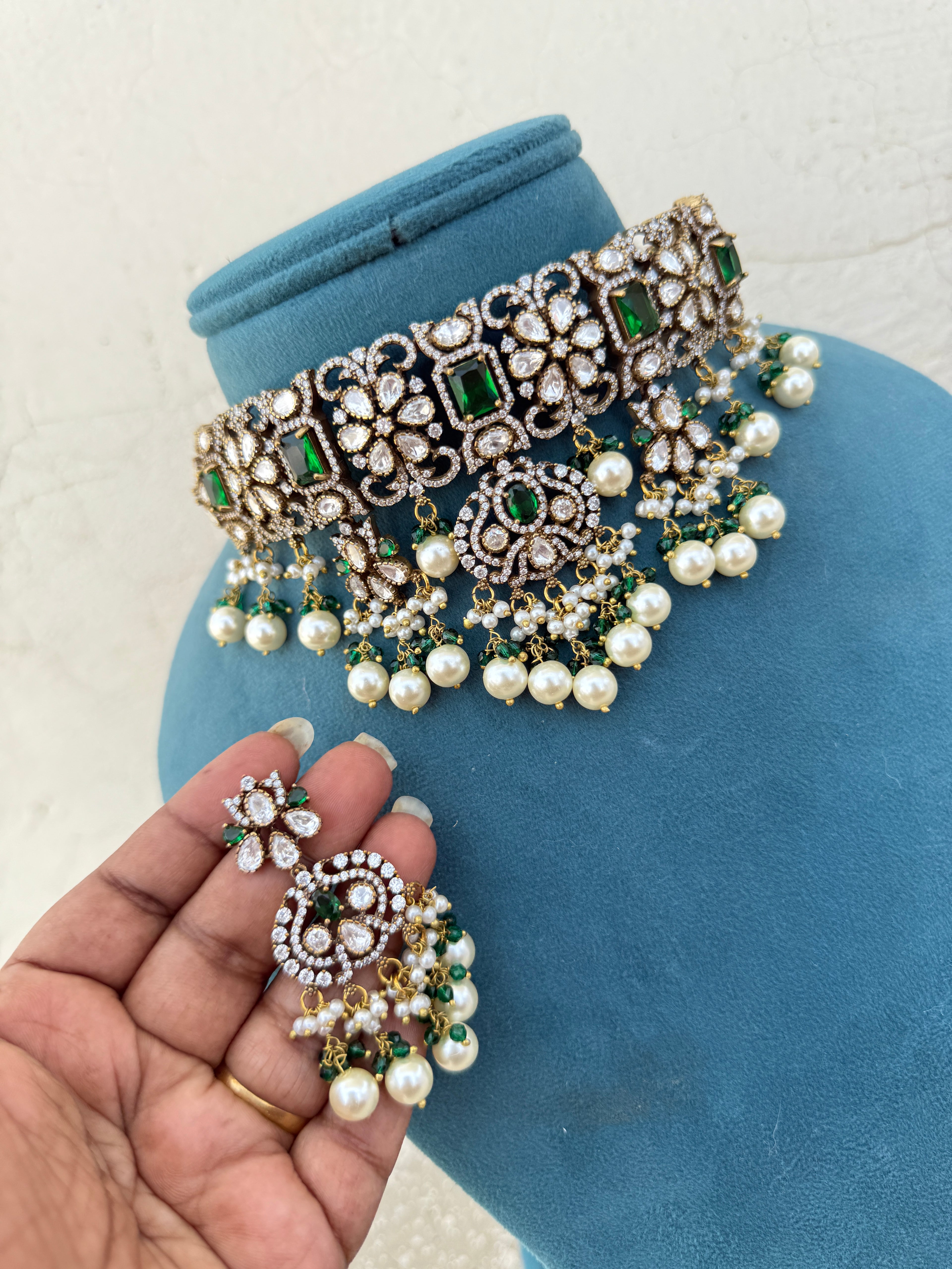 Ch011 victorian moissanite choker