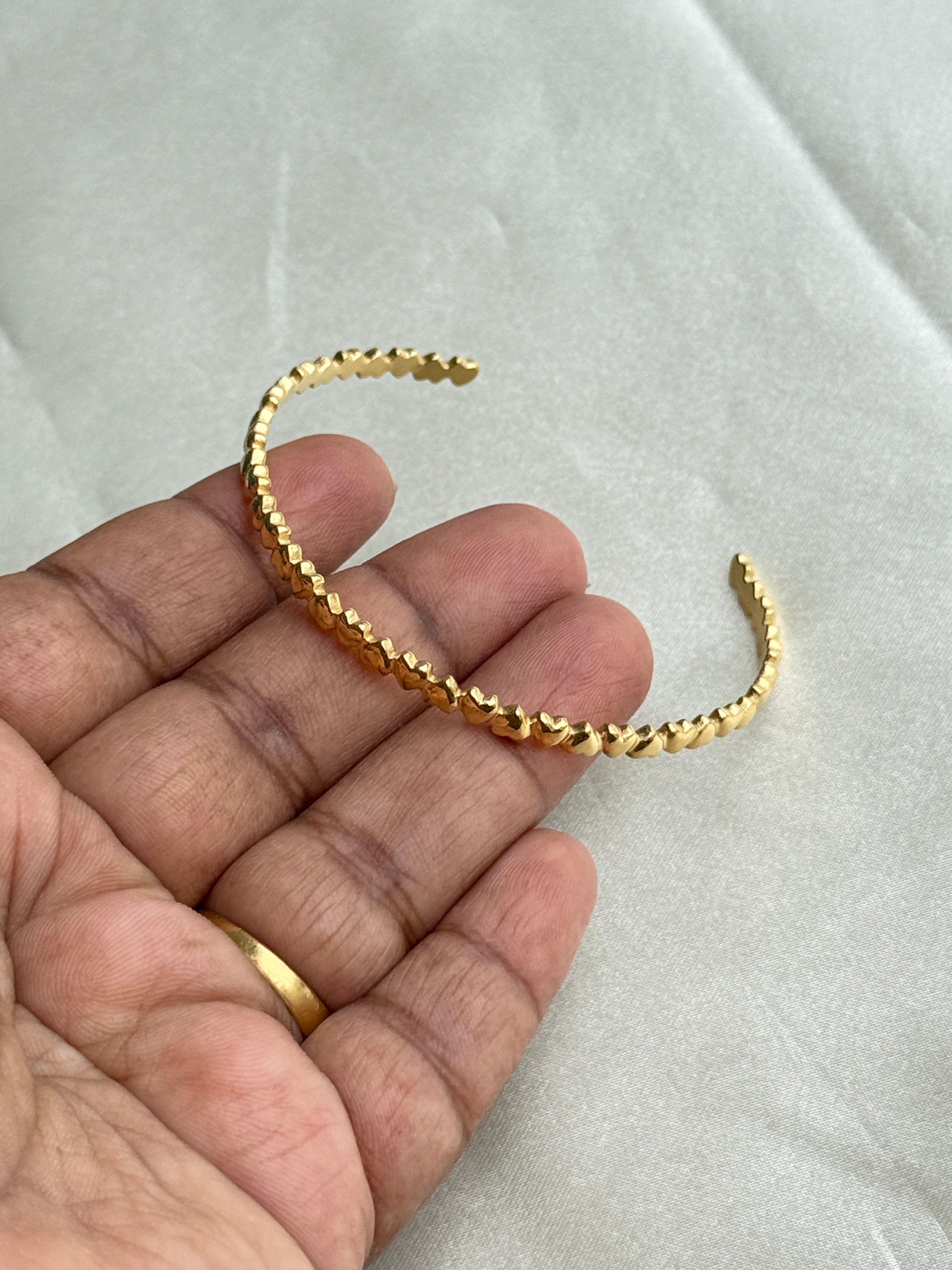 Ab025 heart Anti tarnish bracelets