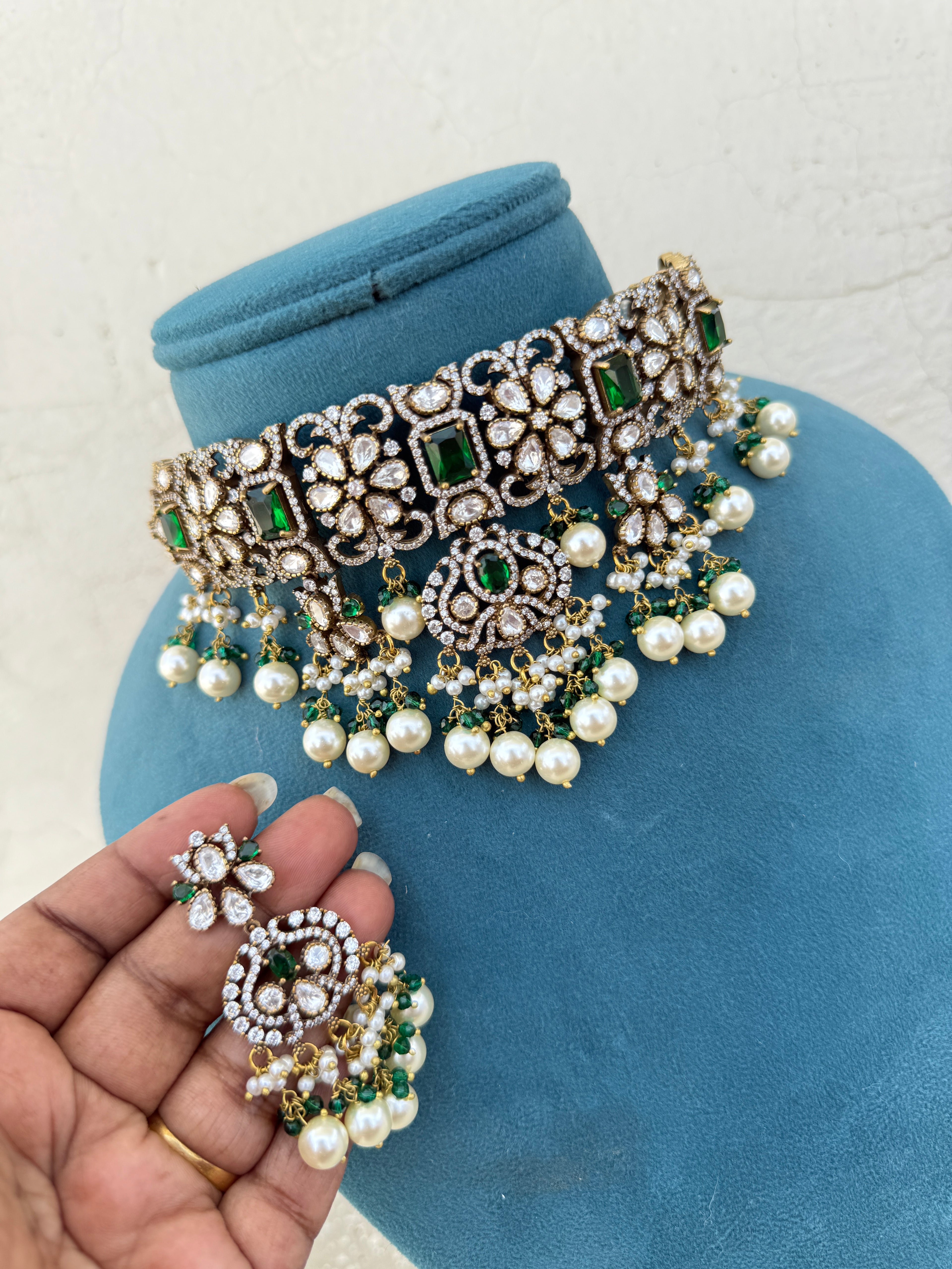 Ch011 victorian moissanite choker