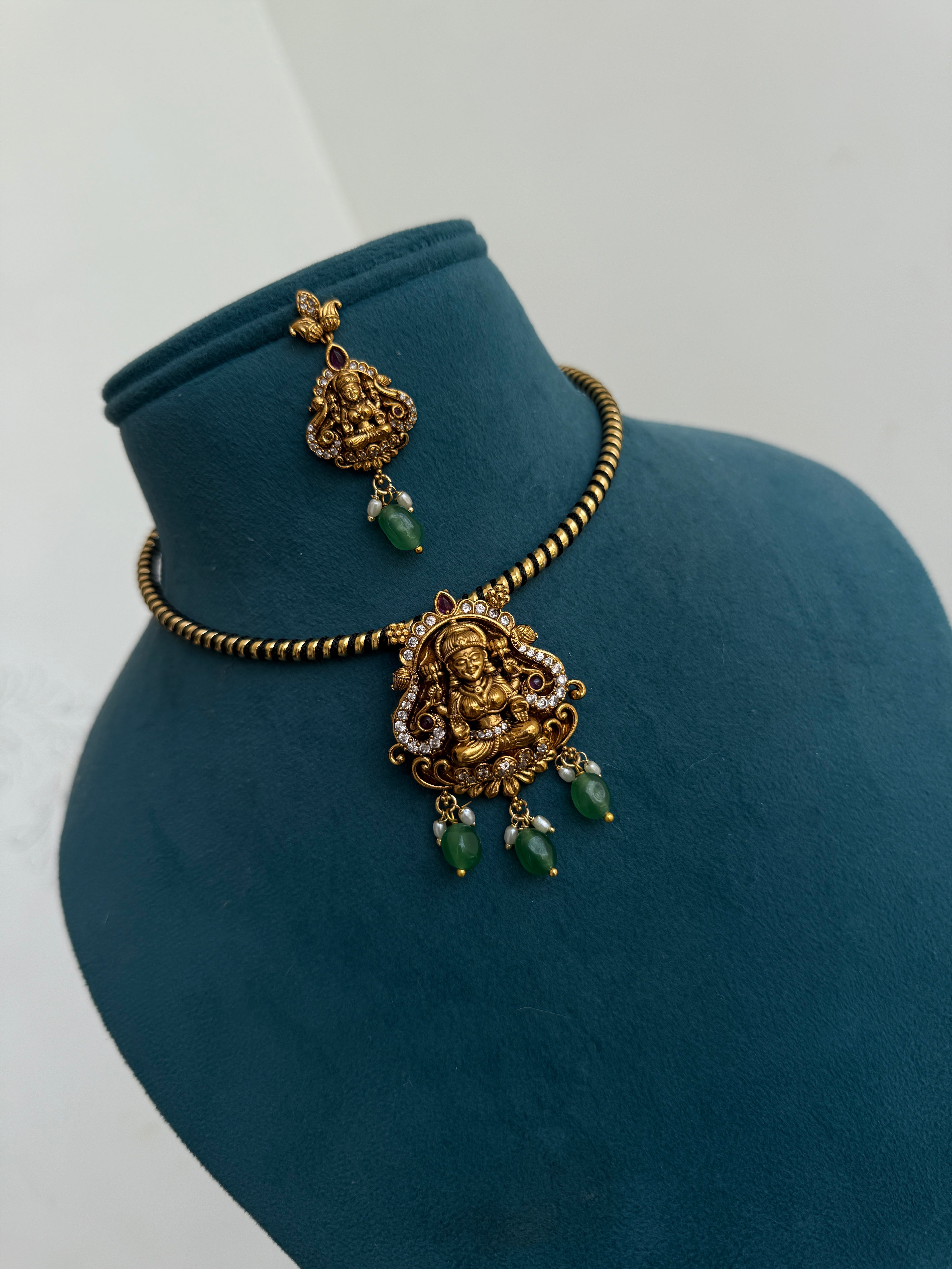 Hs014 Hasli with pendent with earrings