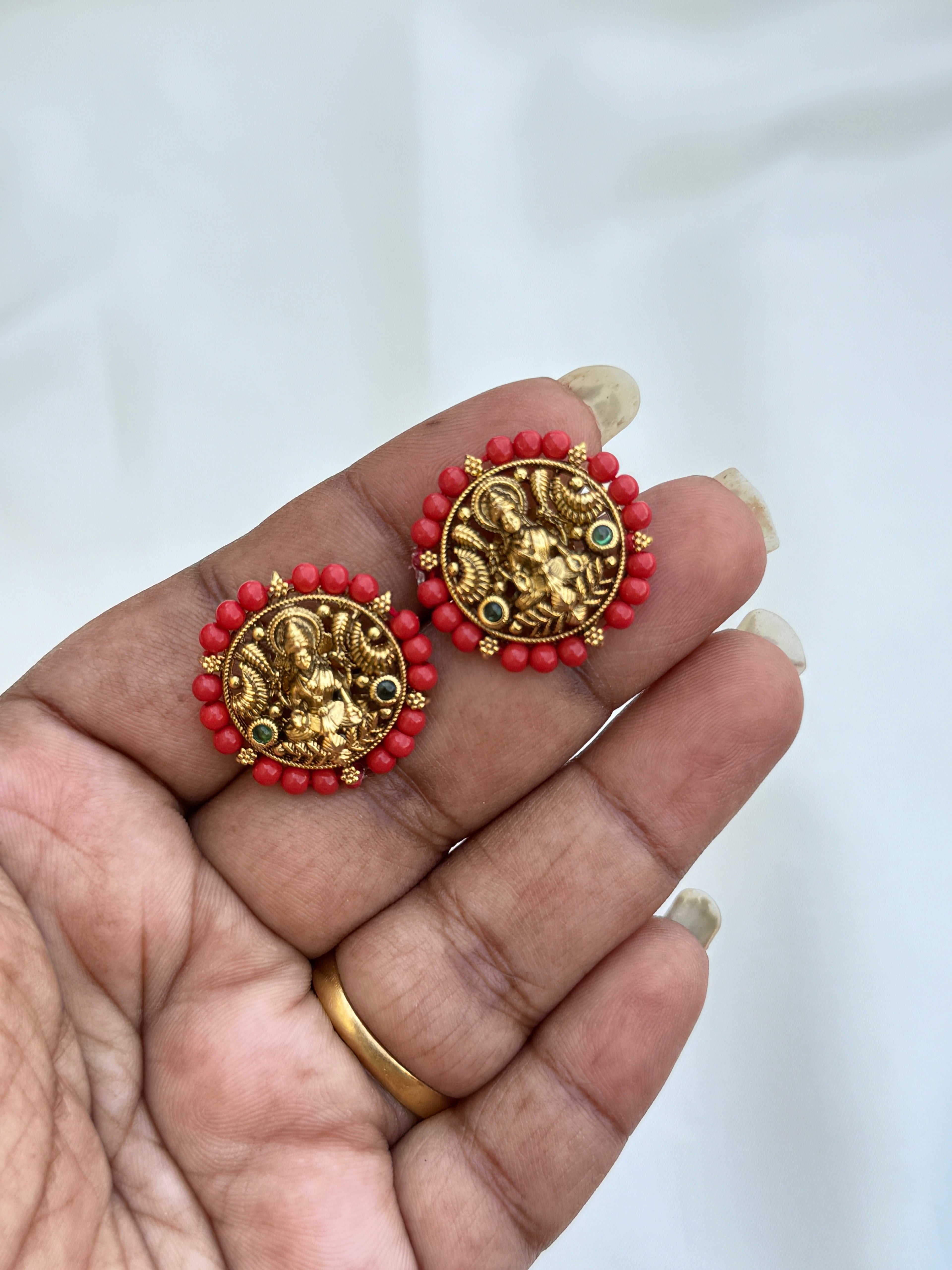 St019 lakshmi Devi studs