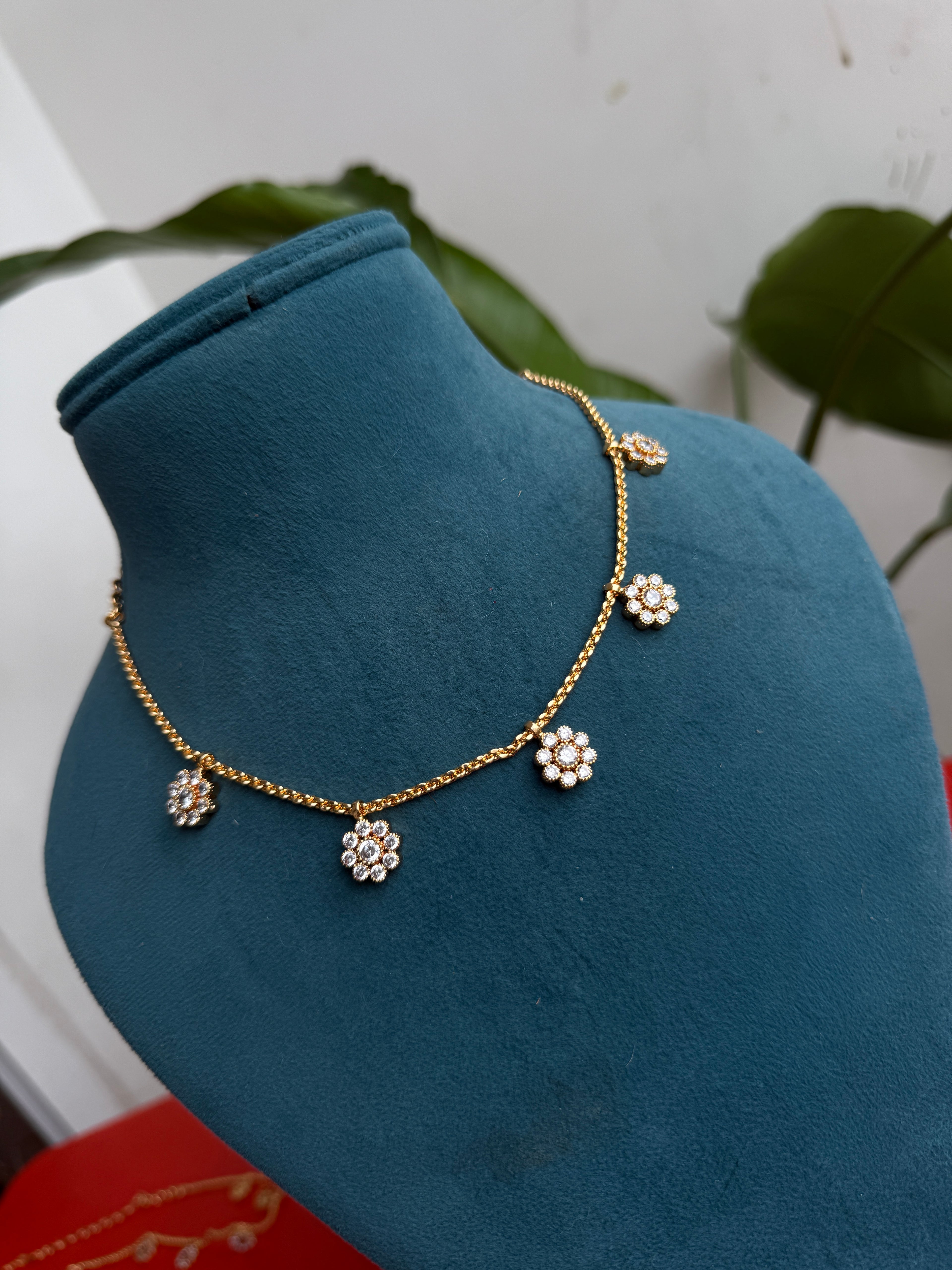 Ph066 Panchaloham flower necksets