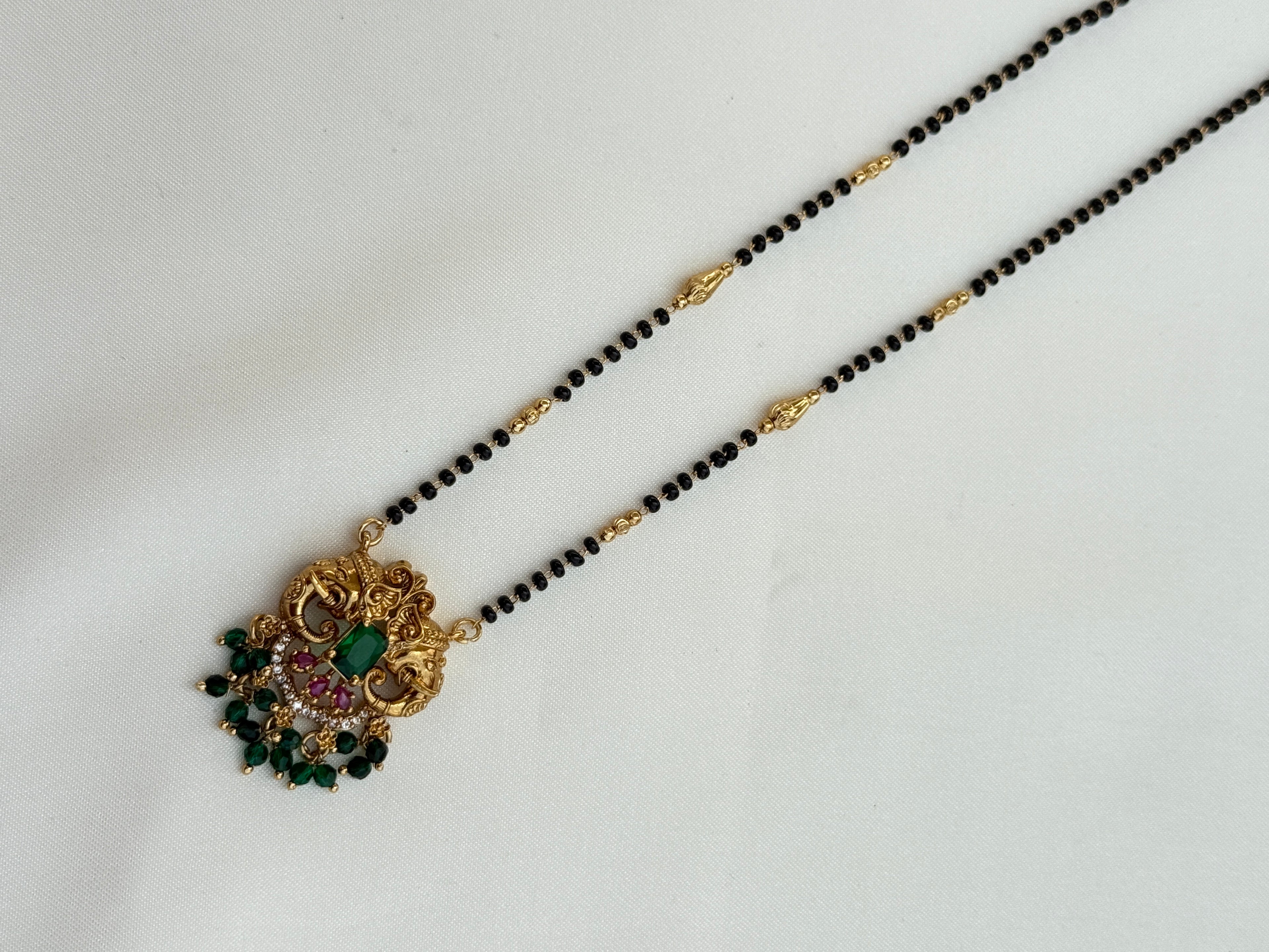 Bb023 single line elephant green bead Balck beads