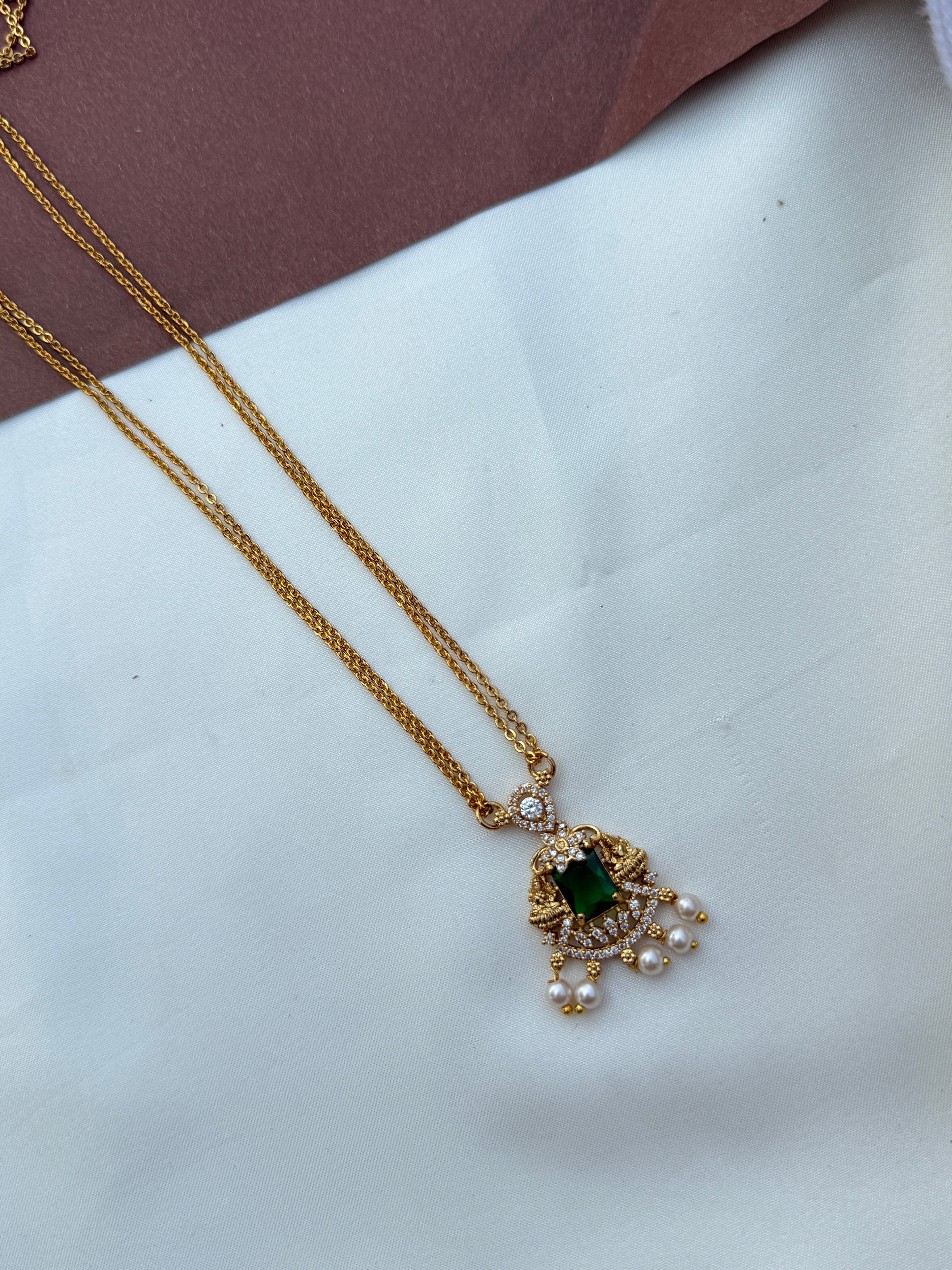 Ns611 2 lines Lakshmidevi green stone chain
