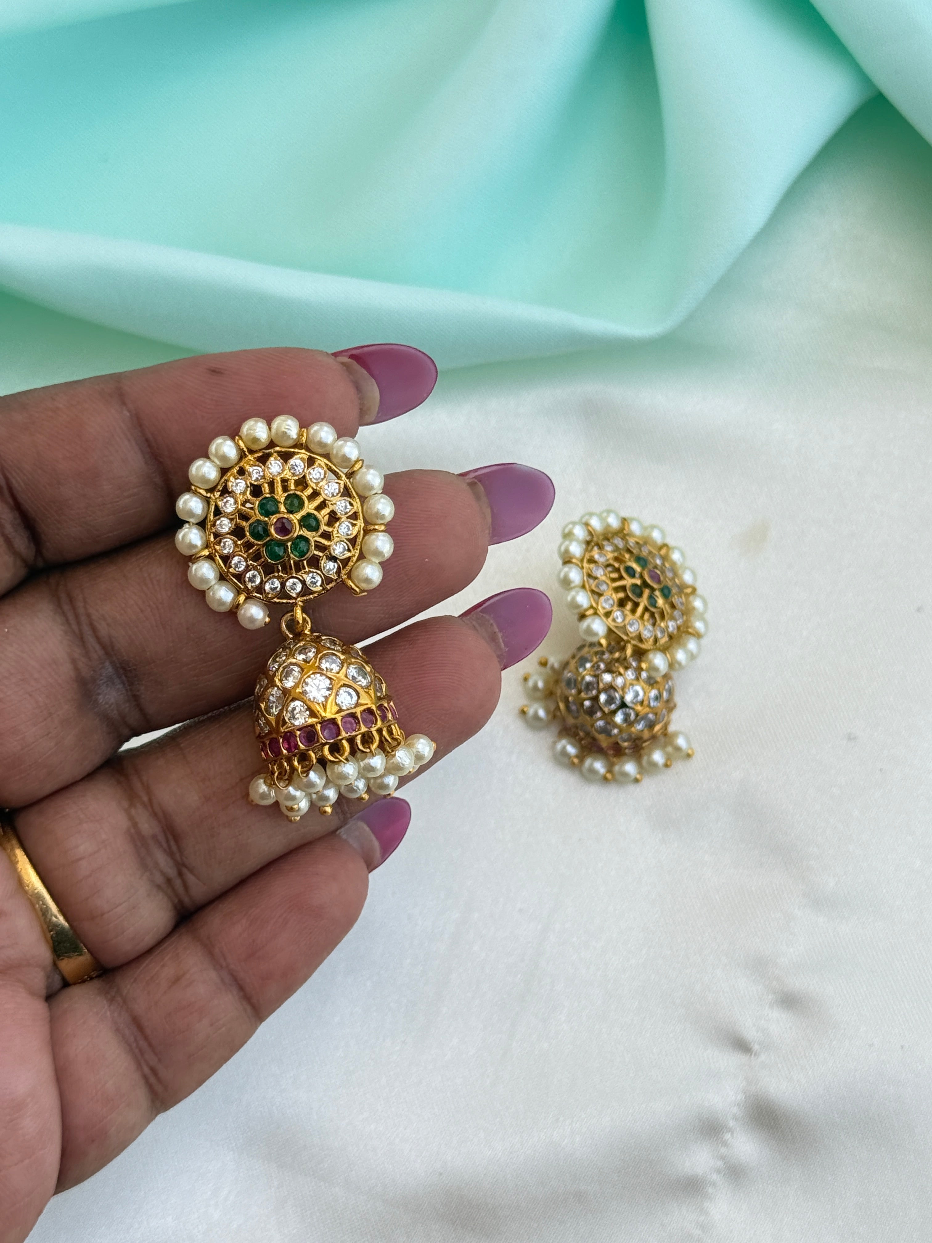 Er242 Kemp pearl butta earrings