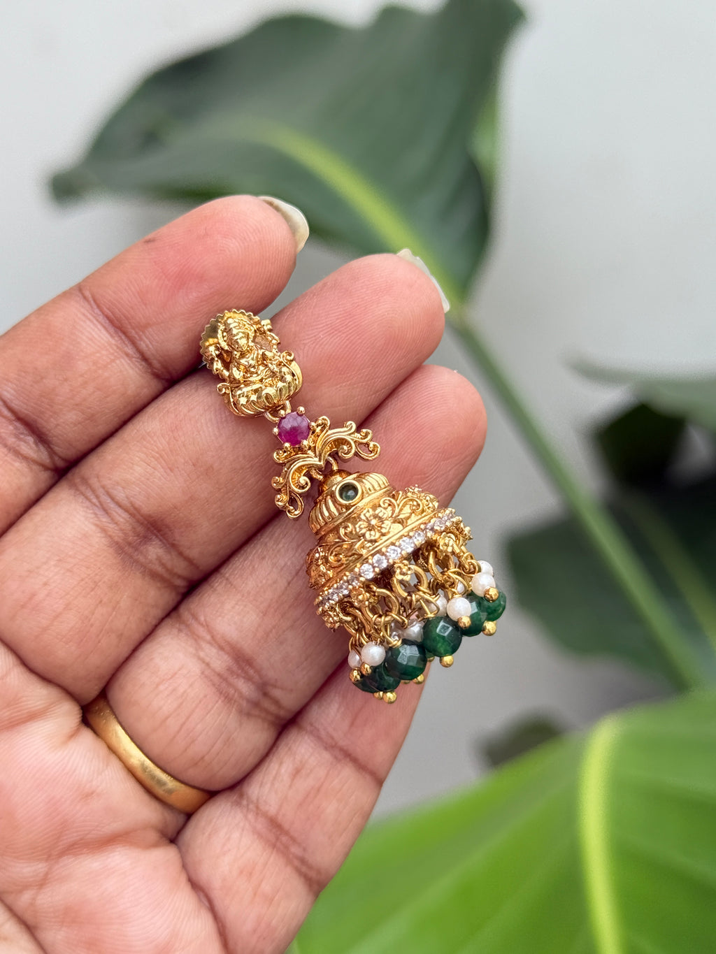 Er72 Lakshmi Devi emerald butta Earrings