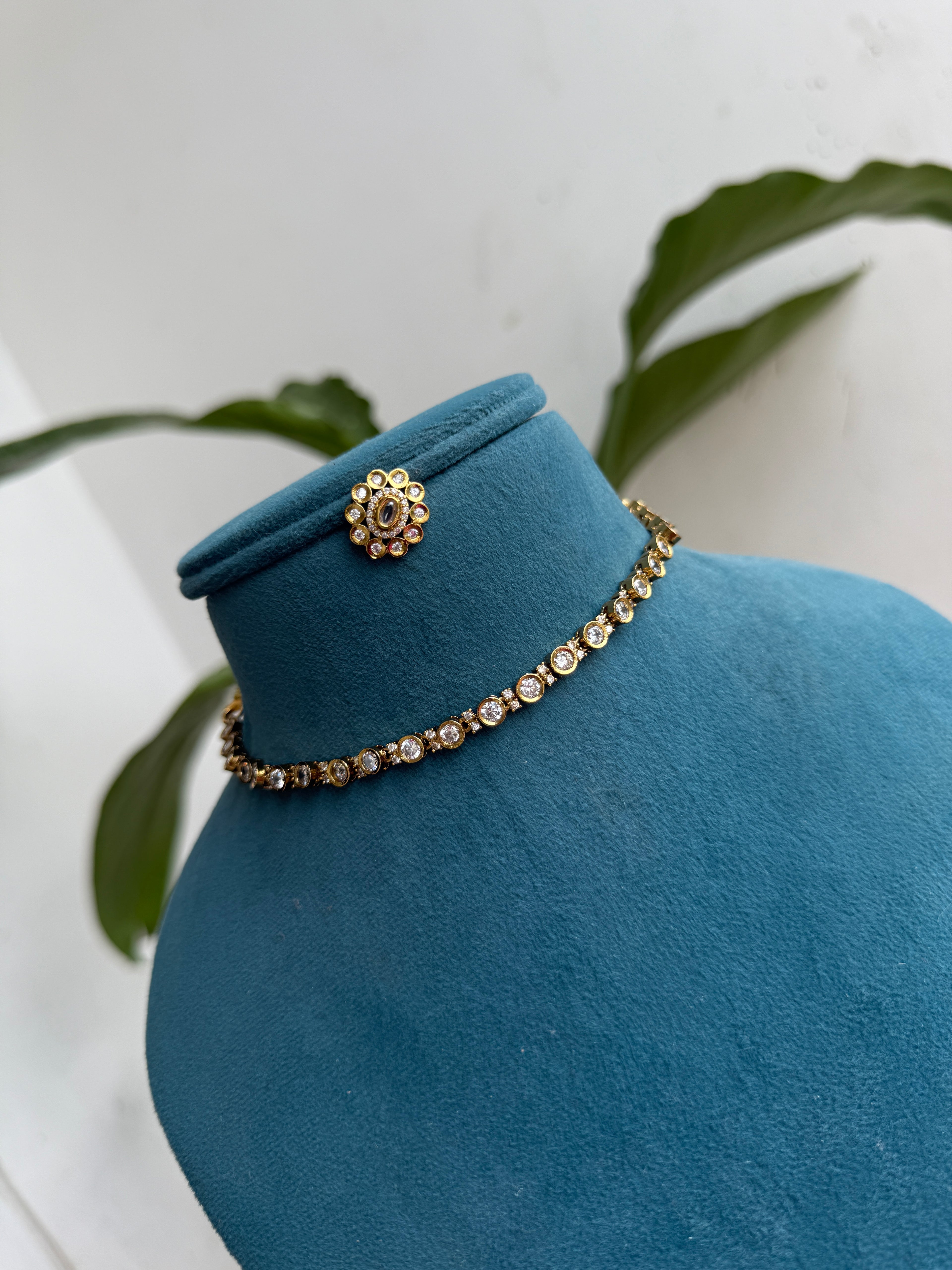 Ns460 simple uncuts neckset with studs