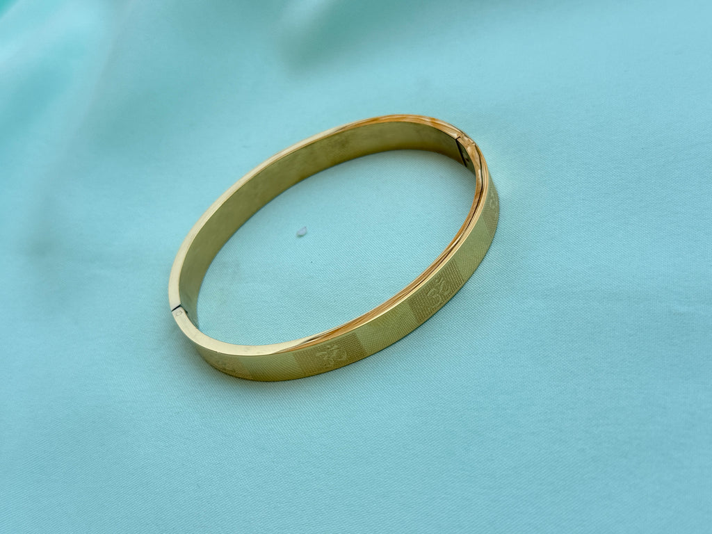 Mn025 openable anti tarnish  om kada bracelet suits for 2.6 to 2.8 size