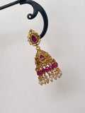 Pink pearl butta earrings