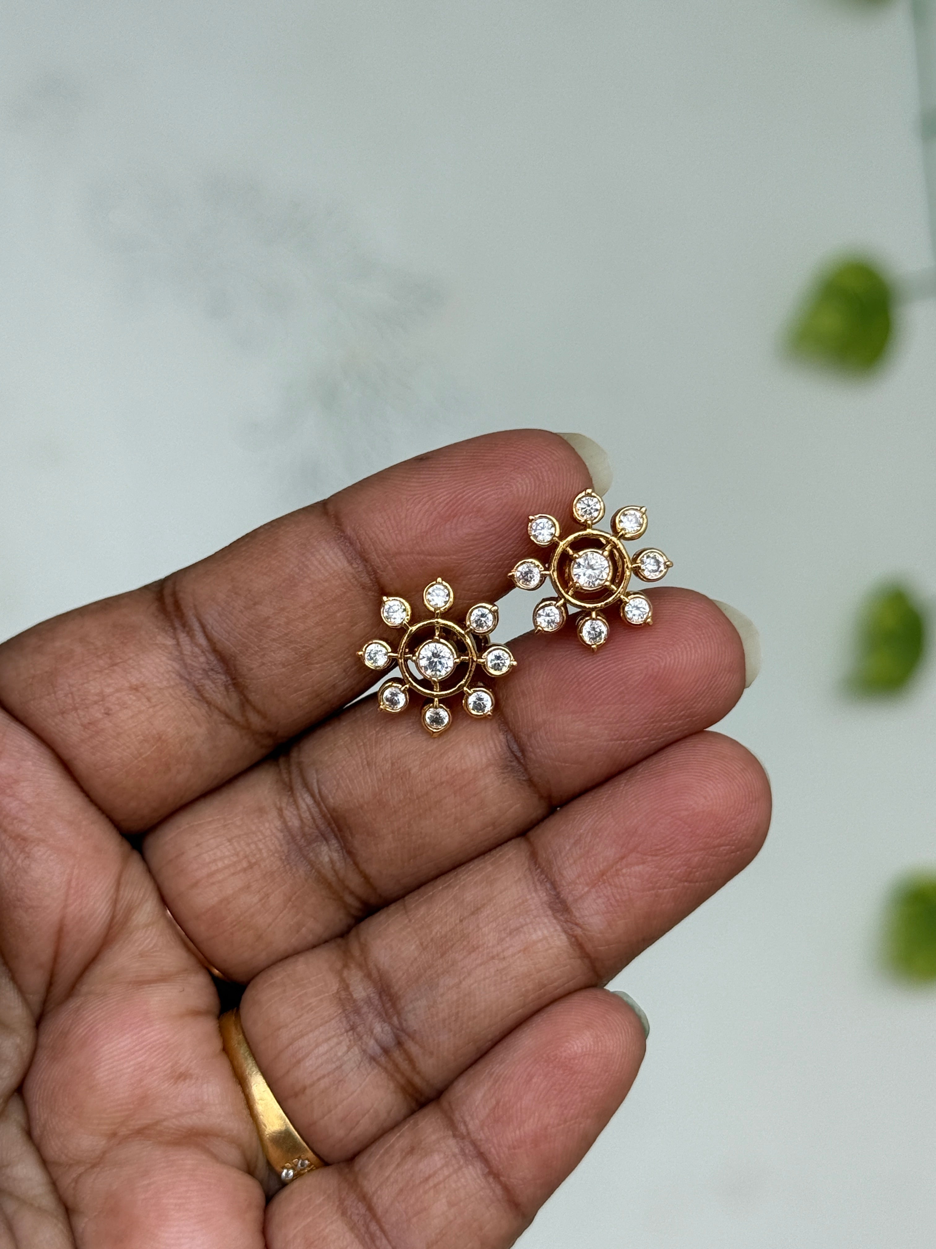 Ph609 Panchaloham 9 stones back screw studs