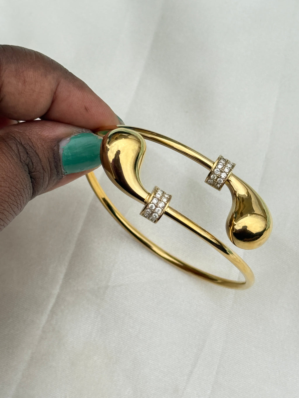 Ab581 anti tarnish infinity bloom with stone 2:4 to 2:6 size opeanable kada bracelet