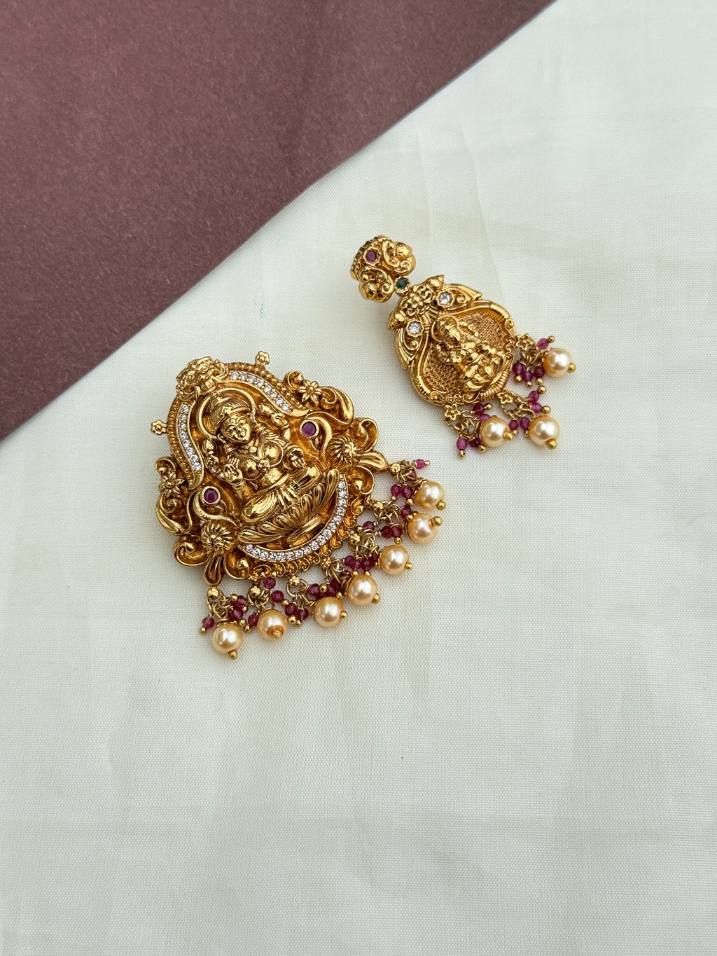 L004 nakshi lakshmi devi locket with earrings