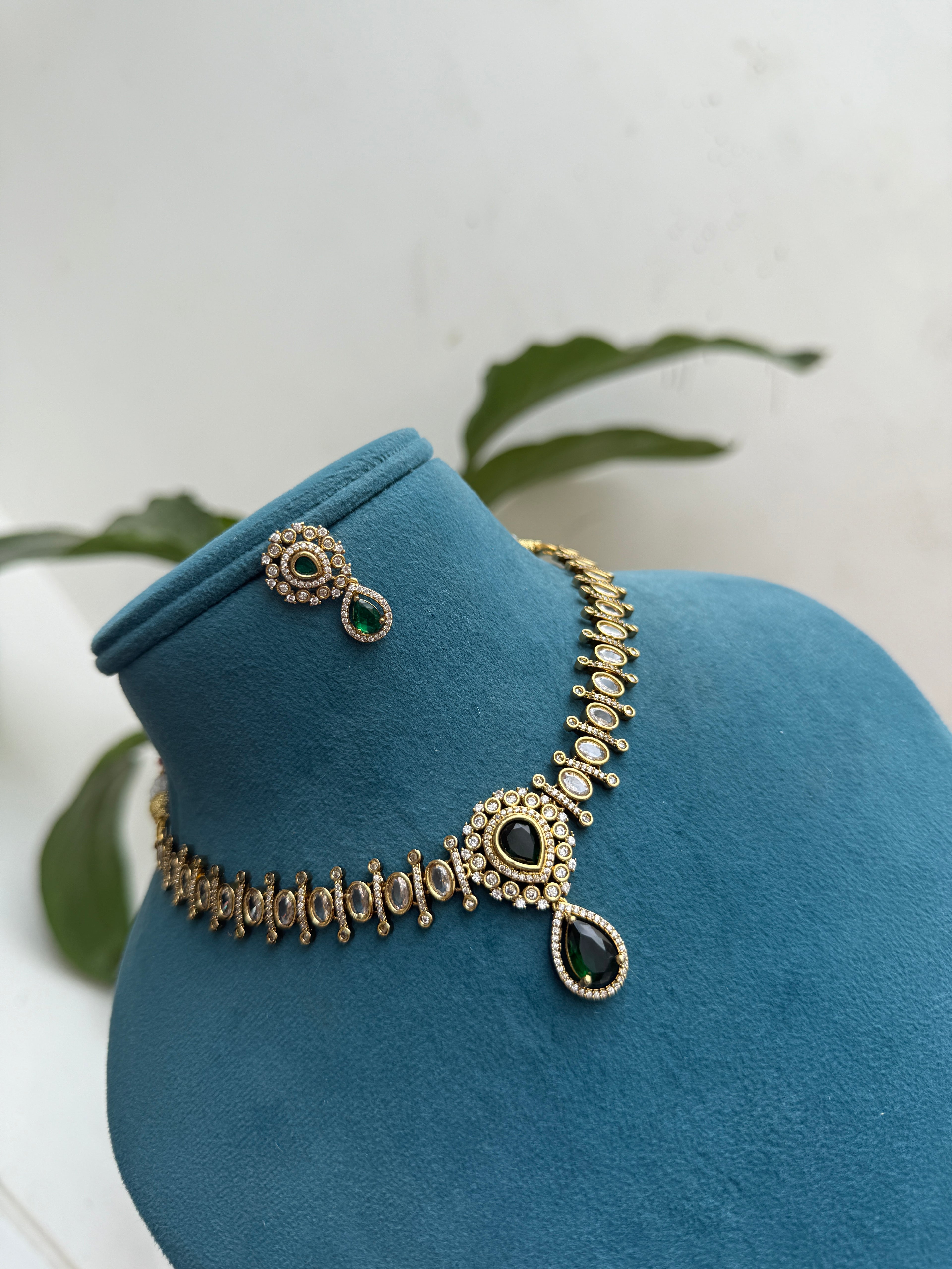 Ns428 emerald kundan neckset