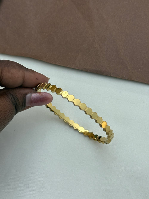 Ab058 anti tarnish bracelet color wont fade