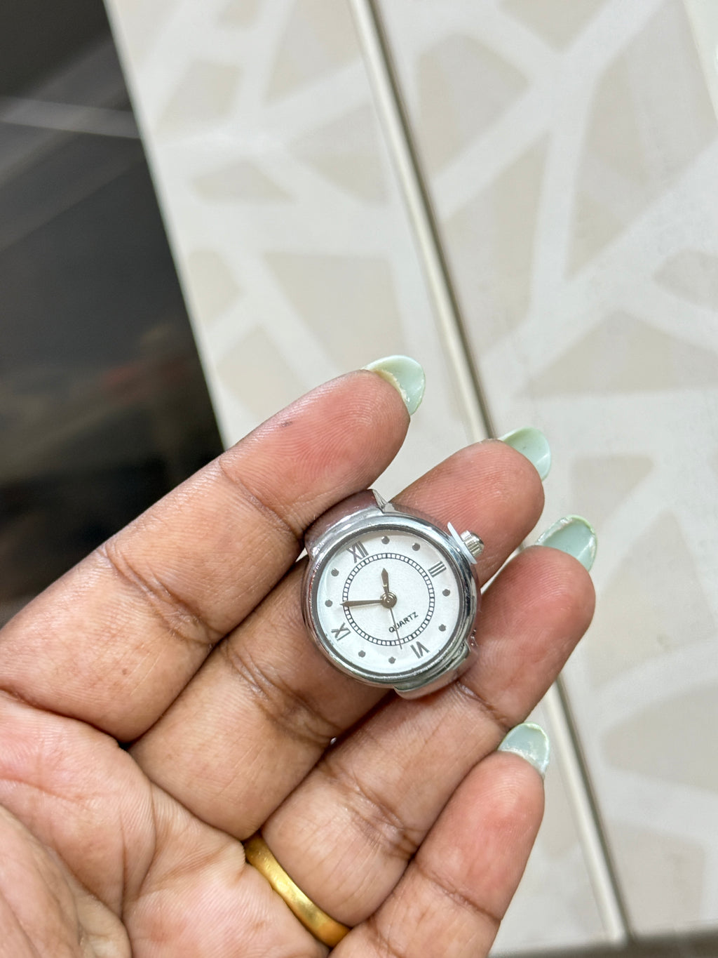 Wt001 finger watches