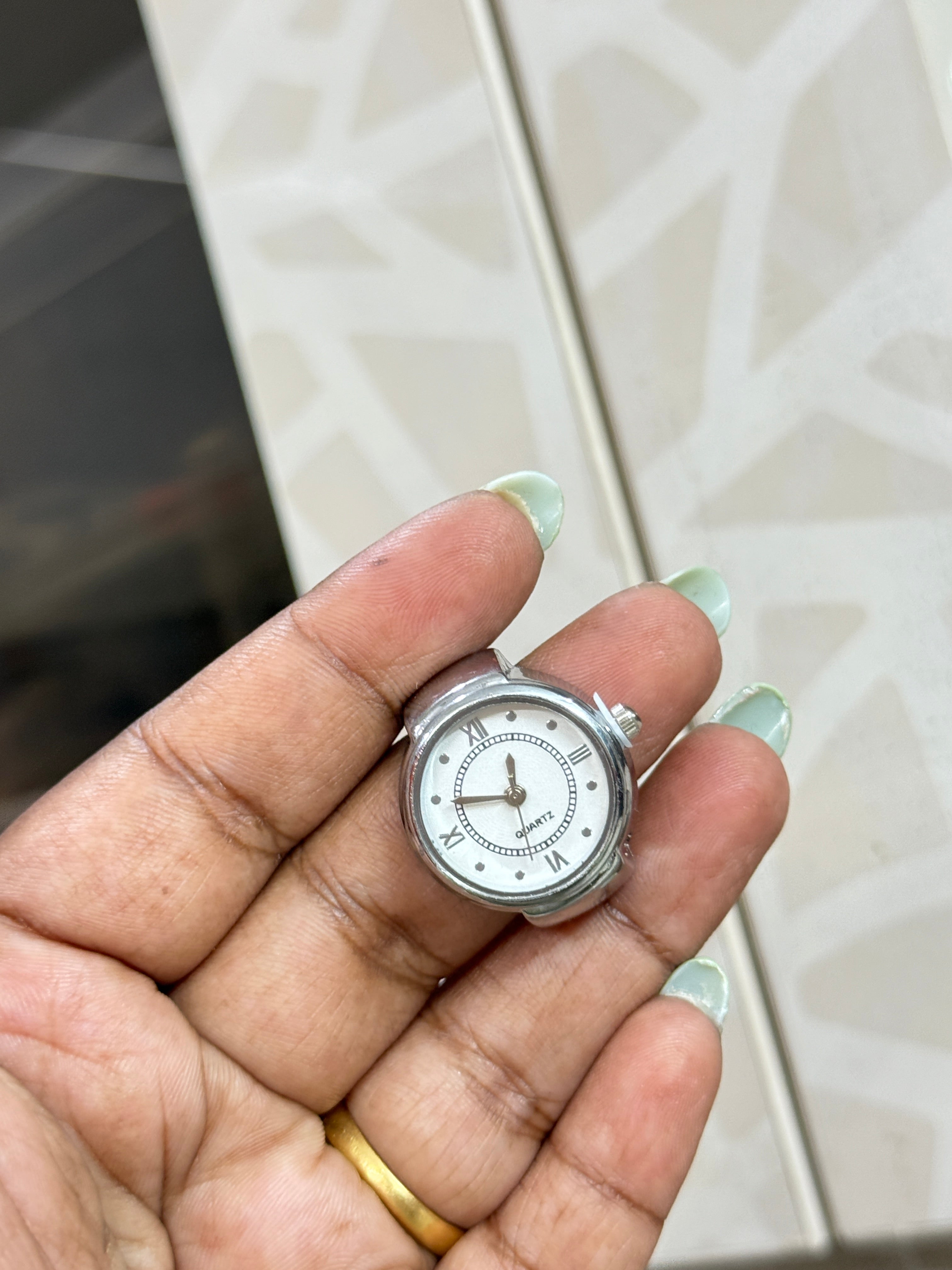 Wt001 finger watches