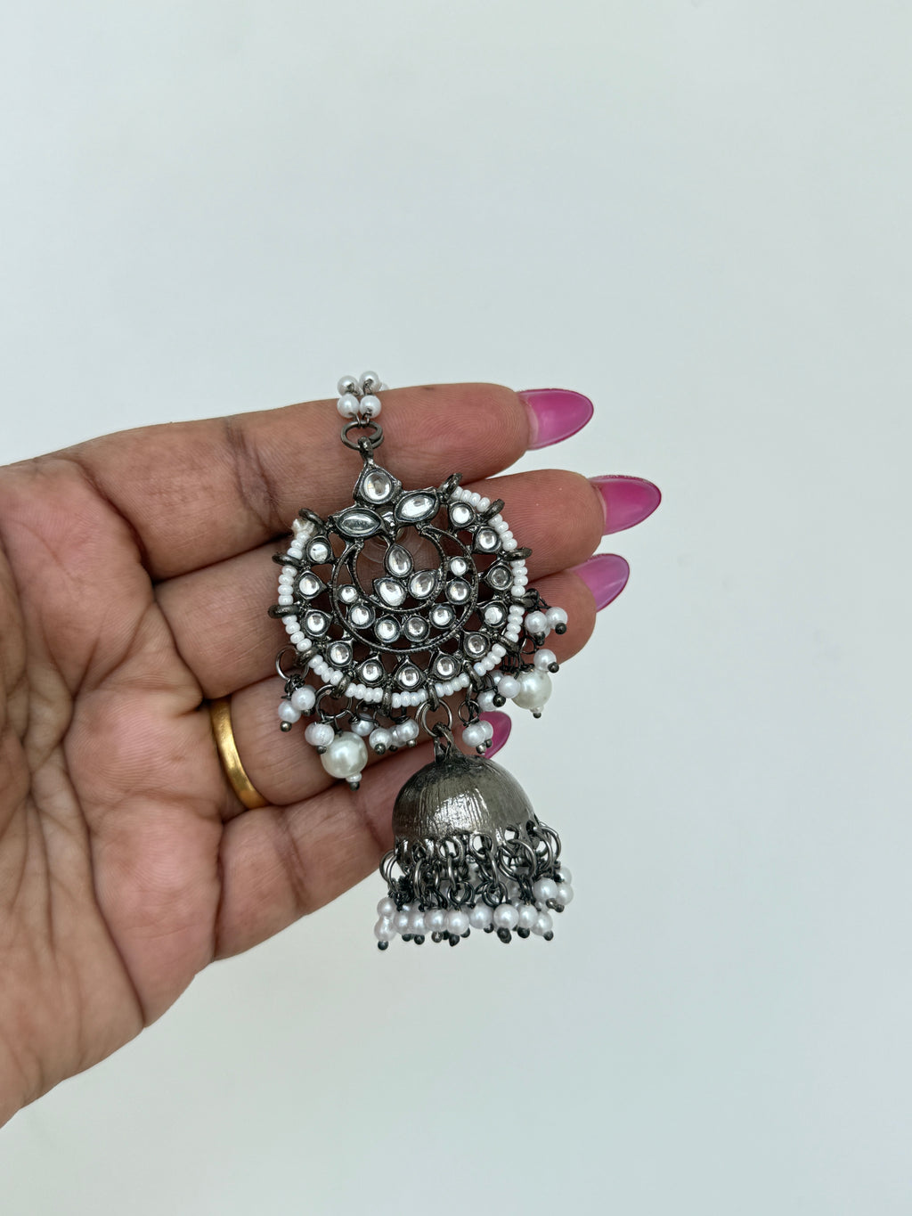 Mn008 Oxidised butta earrings with earchain