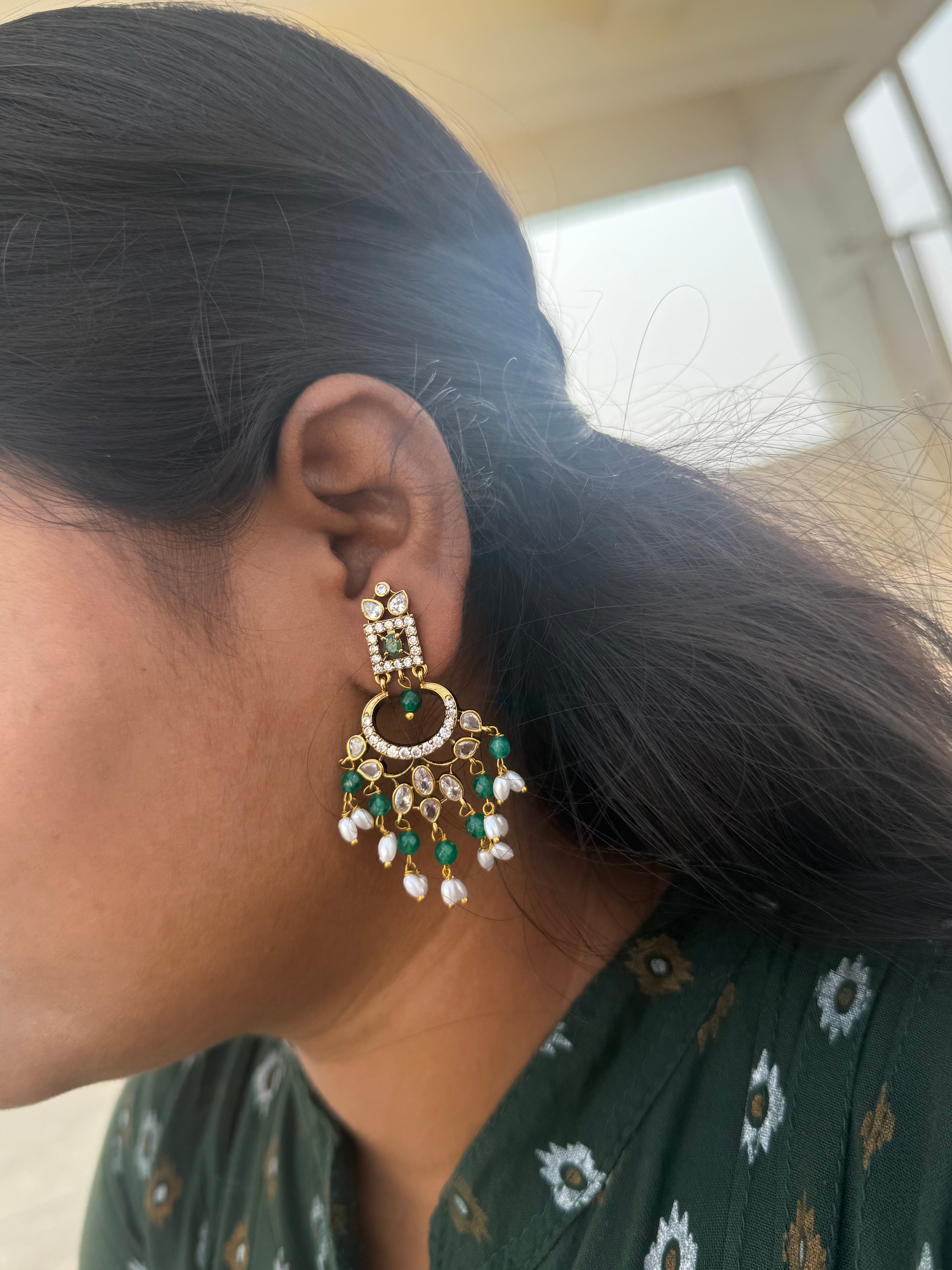 Er2049 rice pearl chandbali earrings