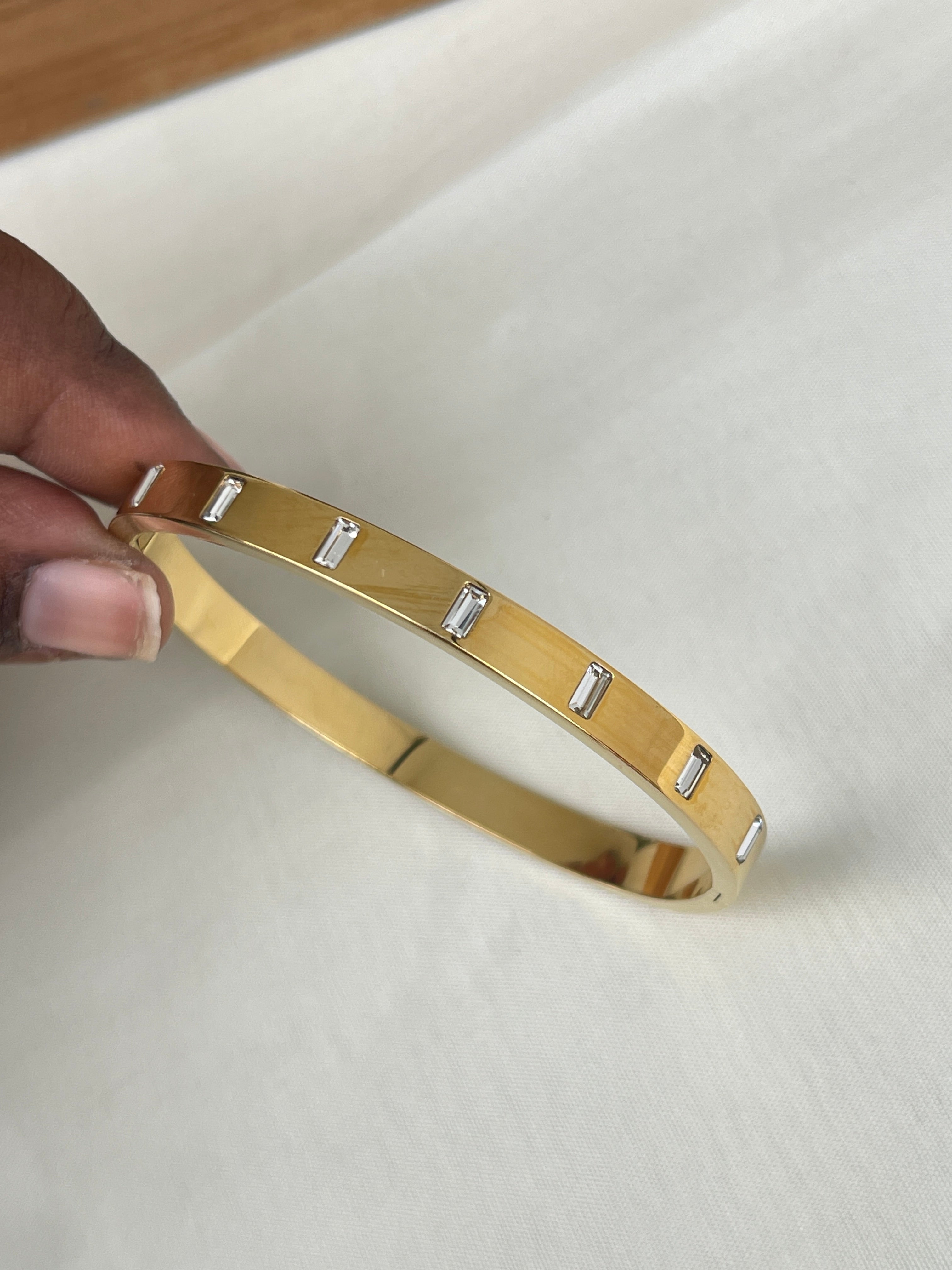 7 stone gold bracelet