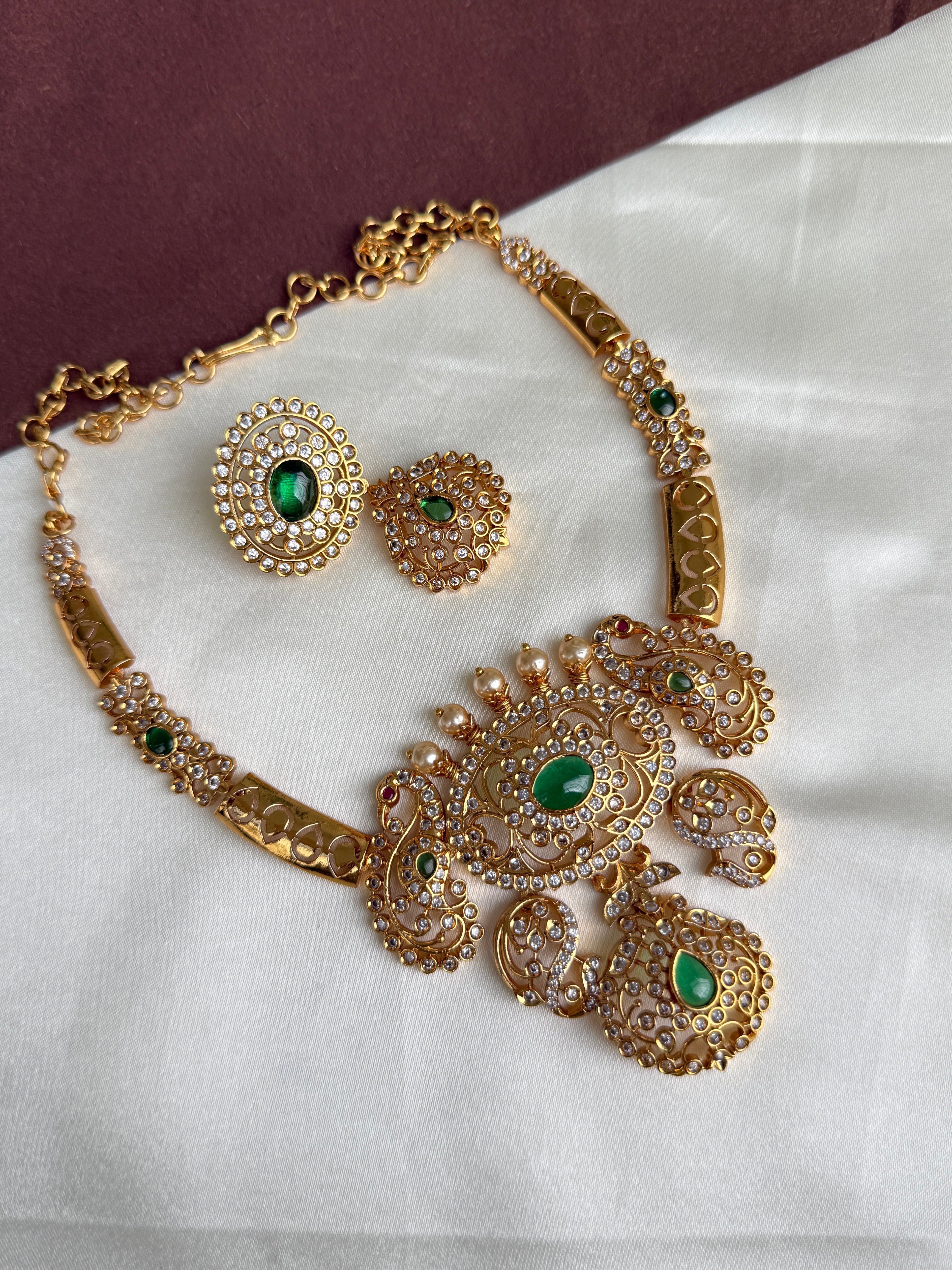 Ns341 green uncut kante neckset with earrings